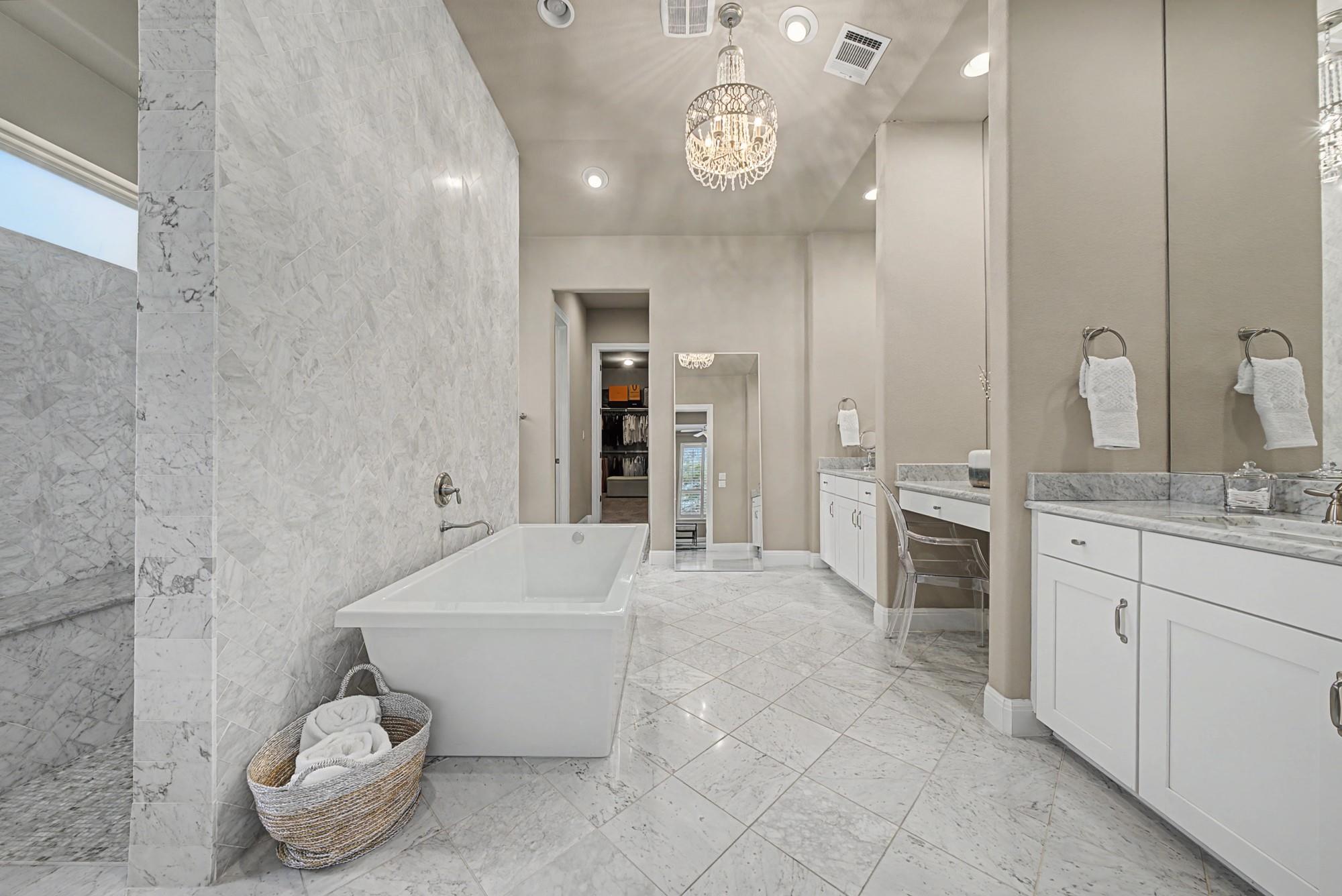 16024 La Rosa Dr, Bee Cave, TX 78738