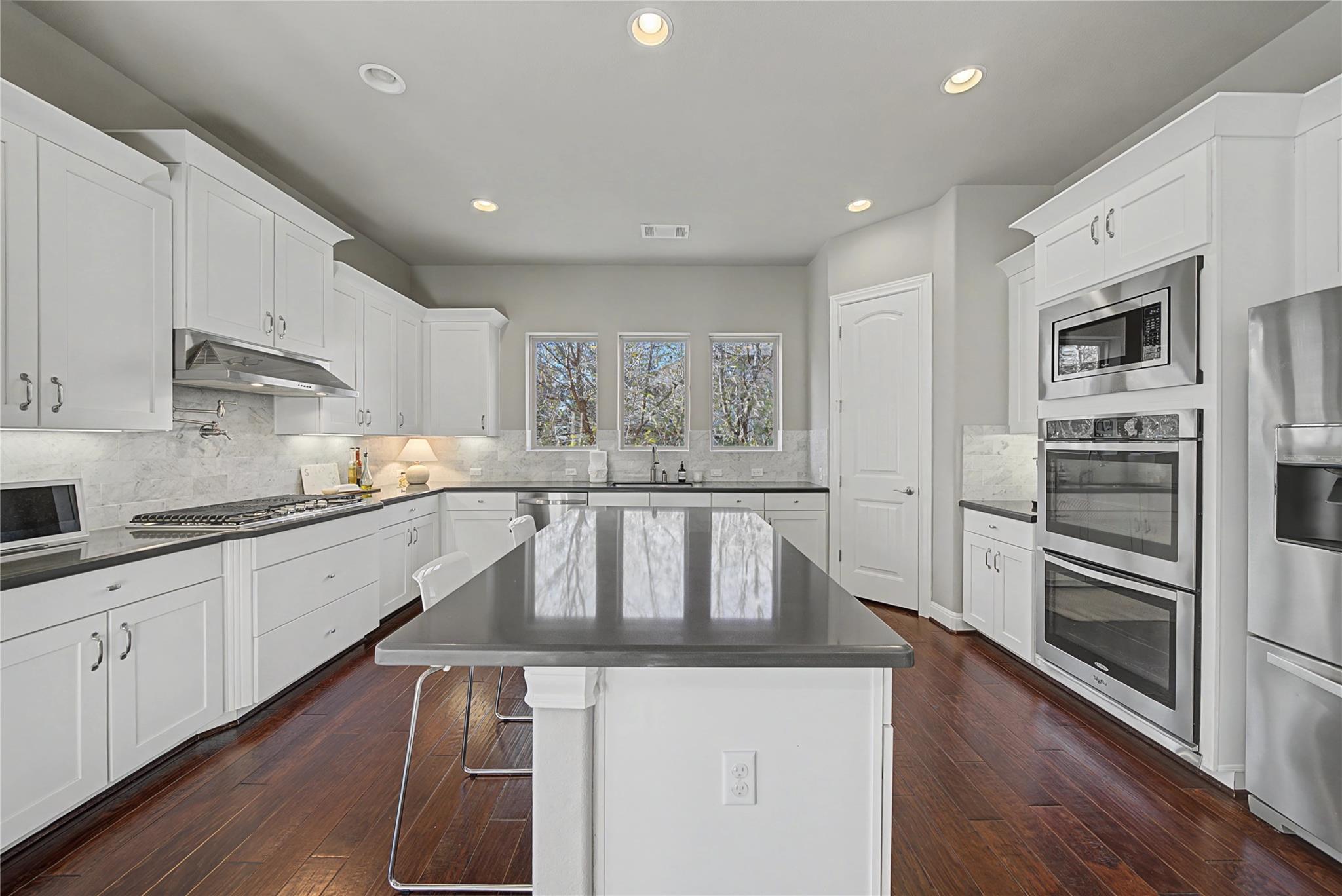 16024 La Rosa Dr, Bee Cave, TX 78738