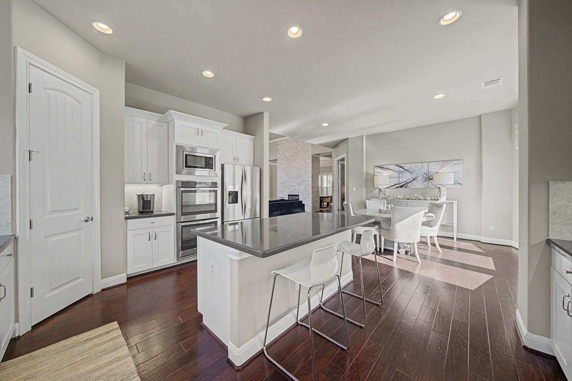 16024 La Rosa Dr, Bee Cave, TX 78738