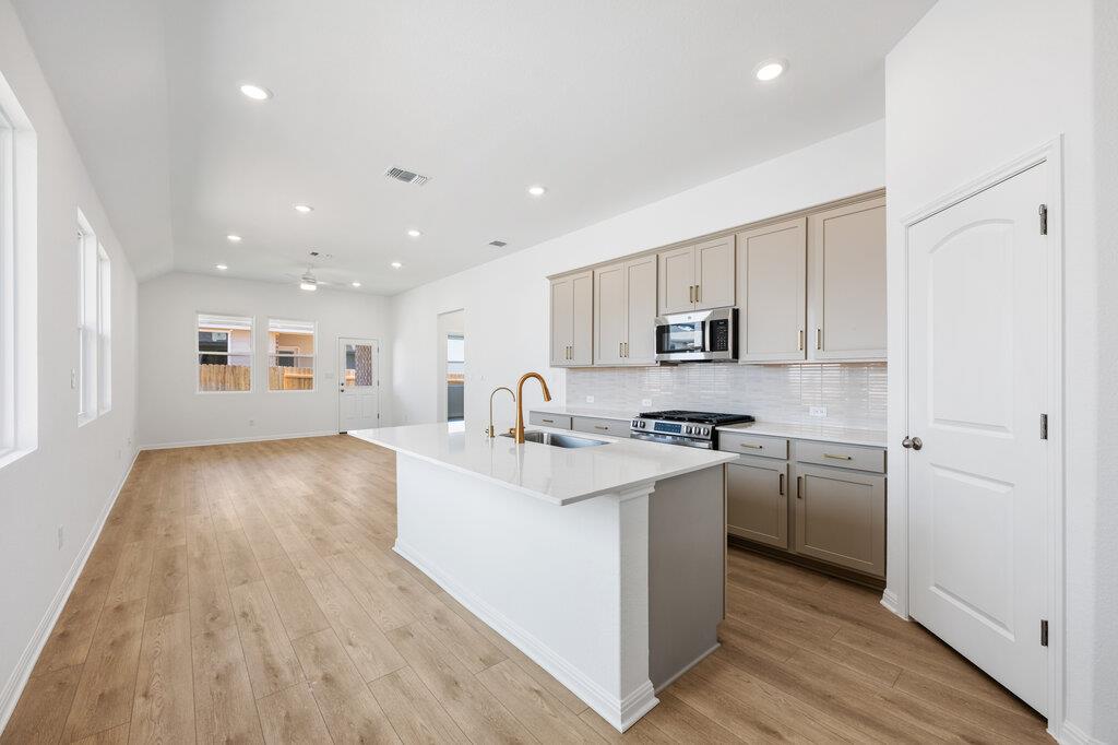 121 Knockout Rose Dr, San Marcos, TX 78666