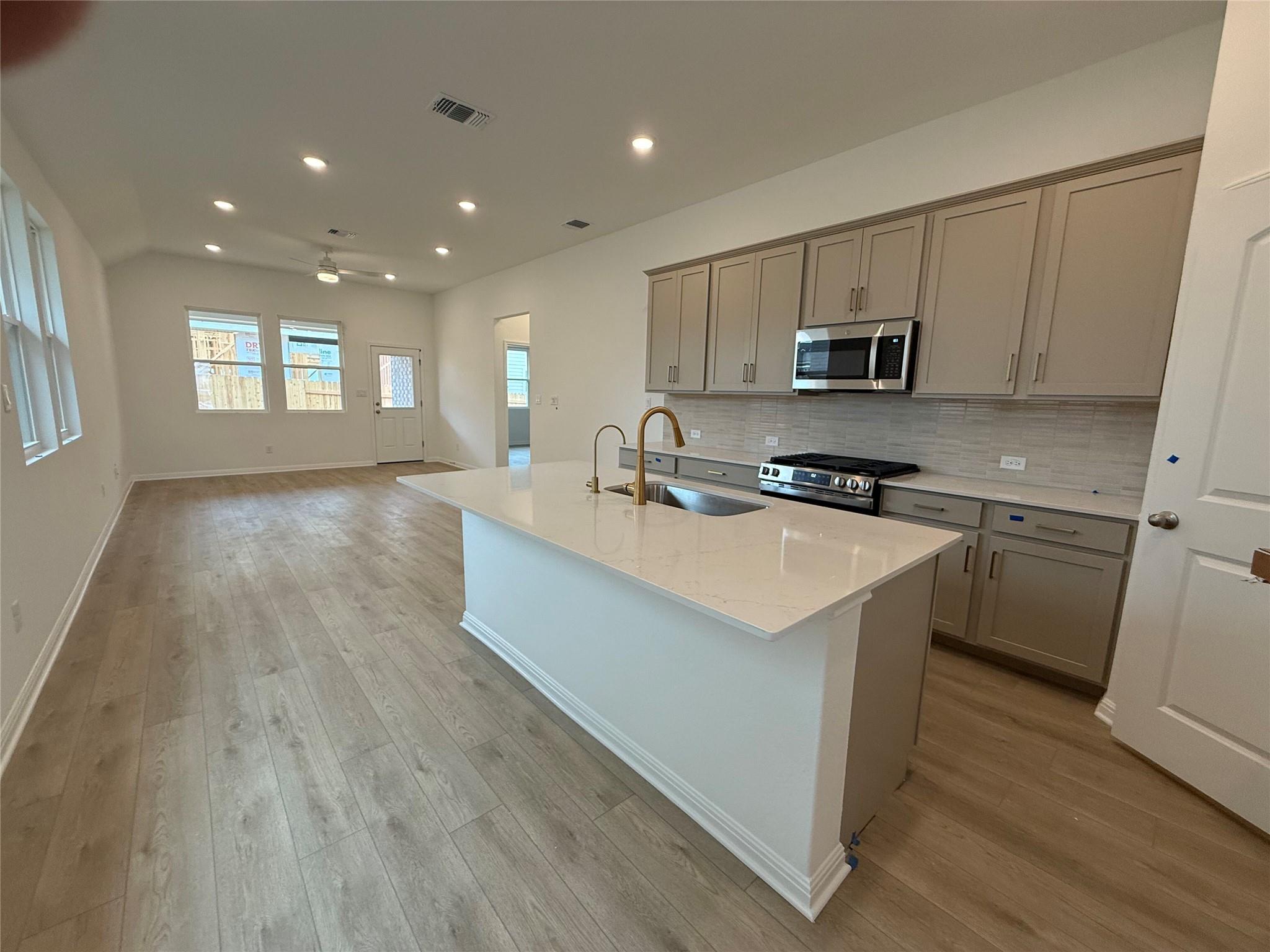 121 Knockout Rose Dr, San Marcos, TX 78666