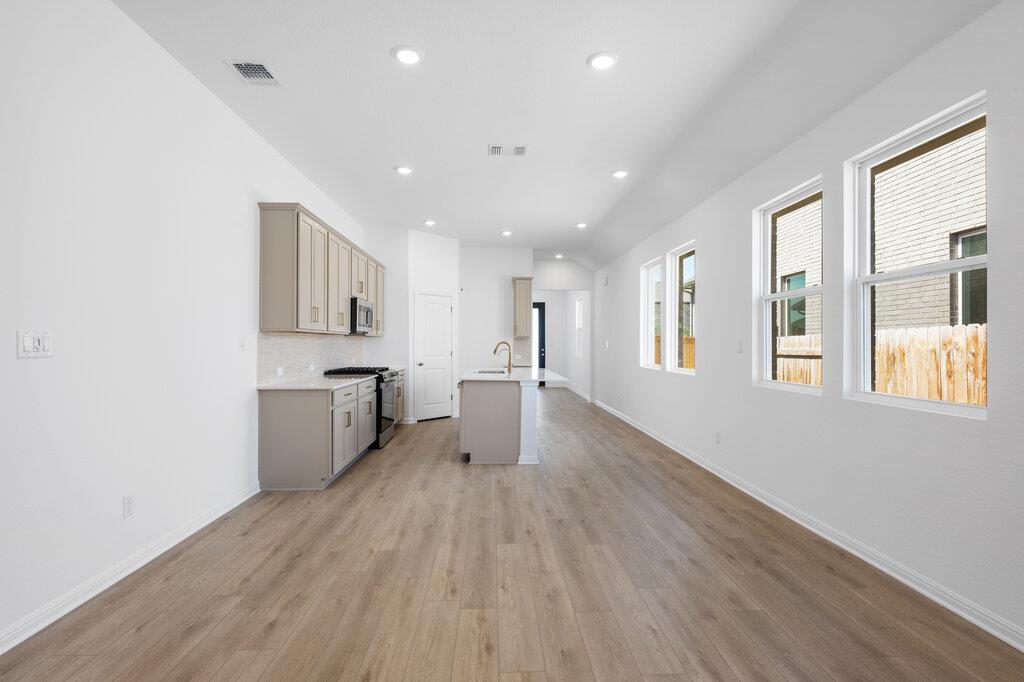 121 Knockout Rose Dr, San Marcos, TX 78666