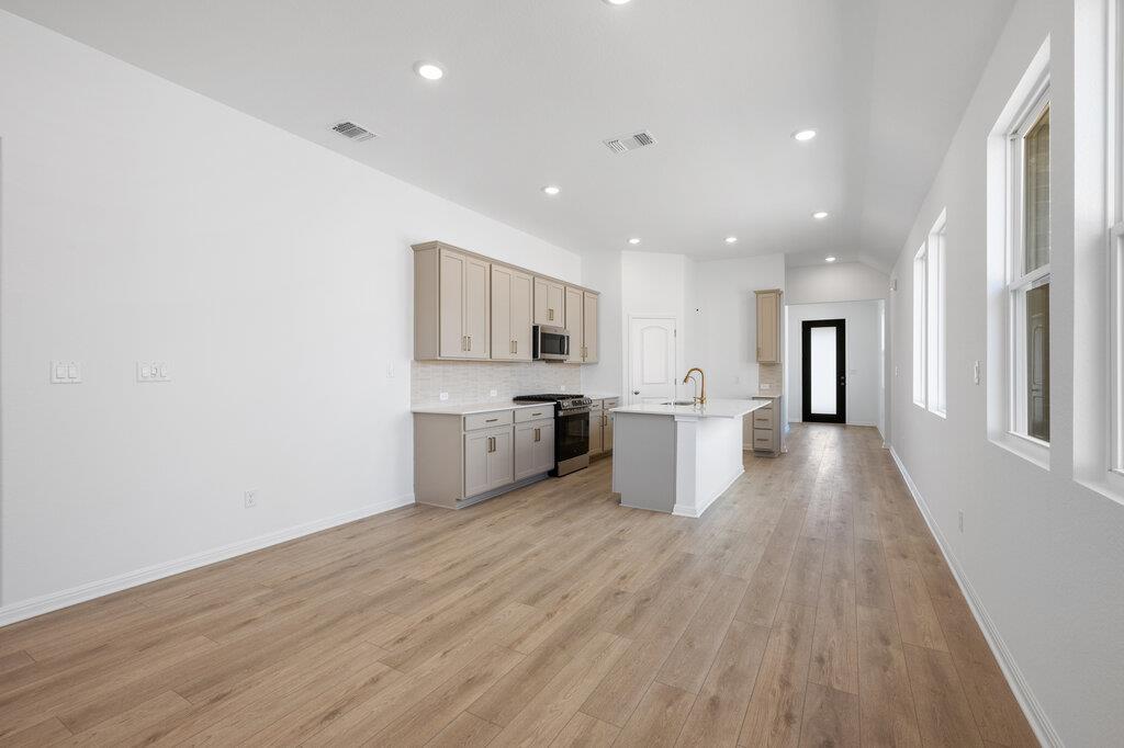 121 Knockout Rose Dr, San Marcos, TX 78666