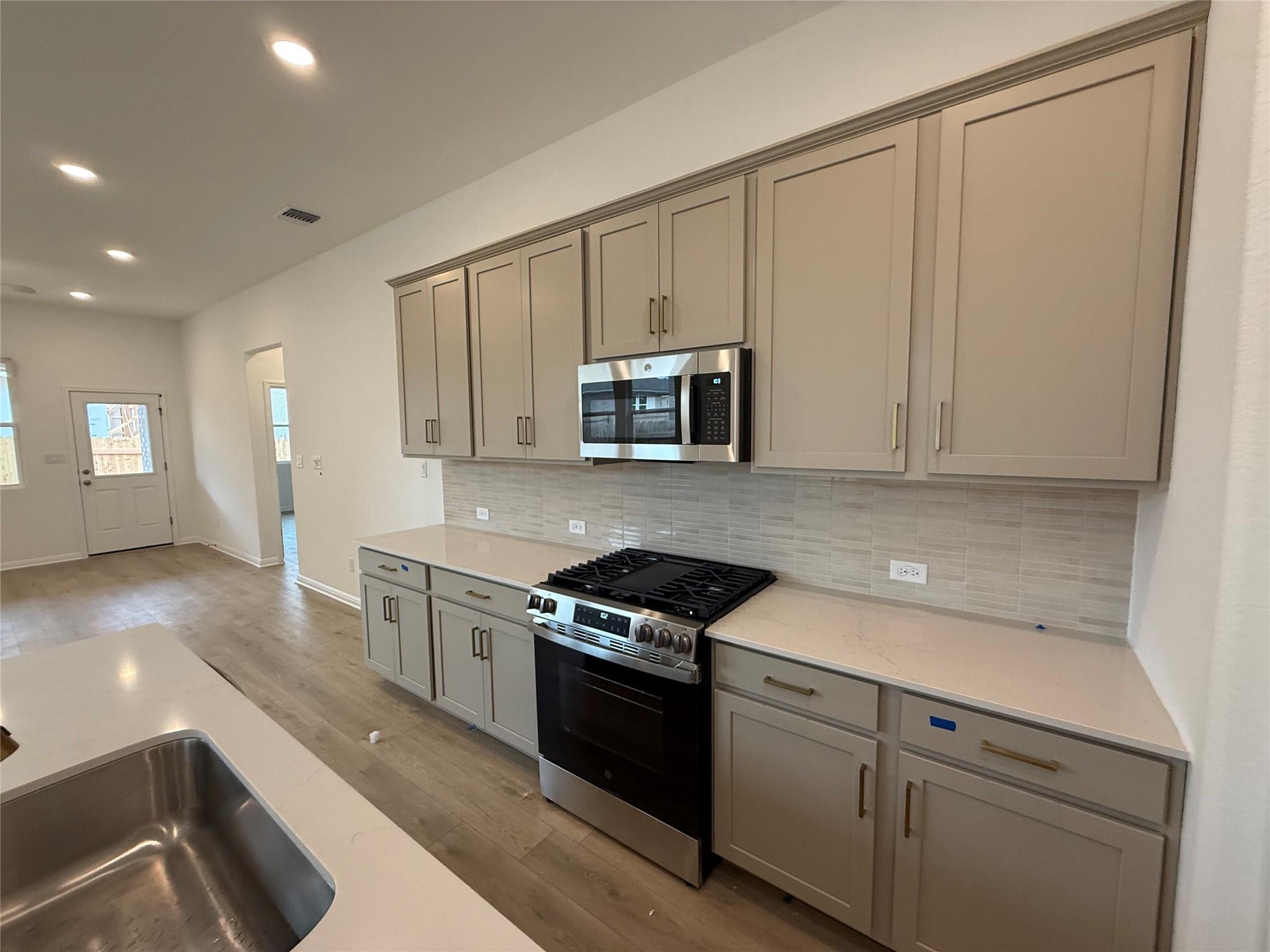 121 Knockout Rose Dr, San Marcos, TX 78666