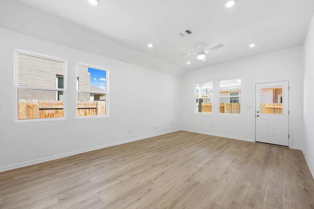 121 Knockout Rose Dr, San Marcos, TX 78666