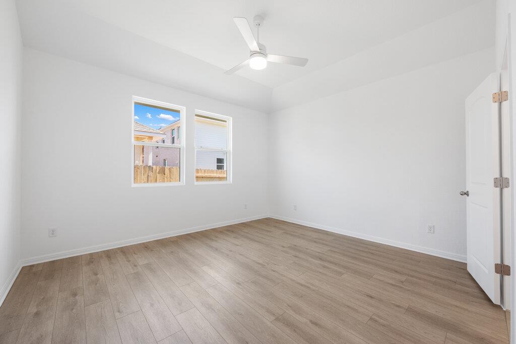 121 Knockout Rose Dr, San Marcos, TX 78666