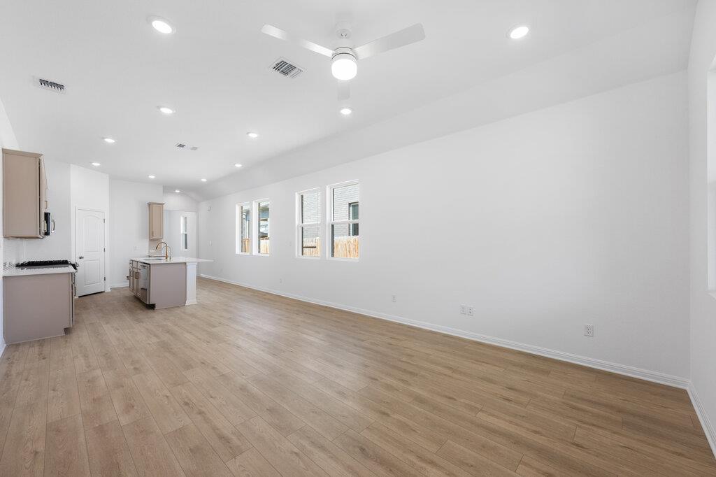 121 Knockout Rose Dr, San Marcos, TX 78666