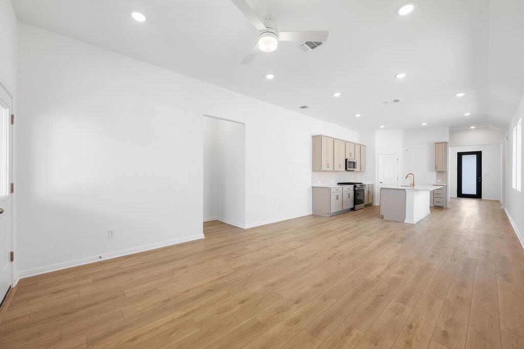 121 Knockout Rose Dr, San Marcos, TX 78666