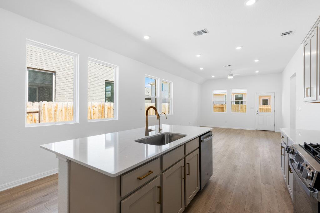 121 Knockout Rose Dr, San Marcos, TX 78666