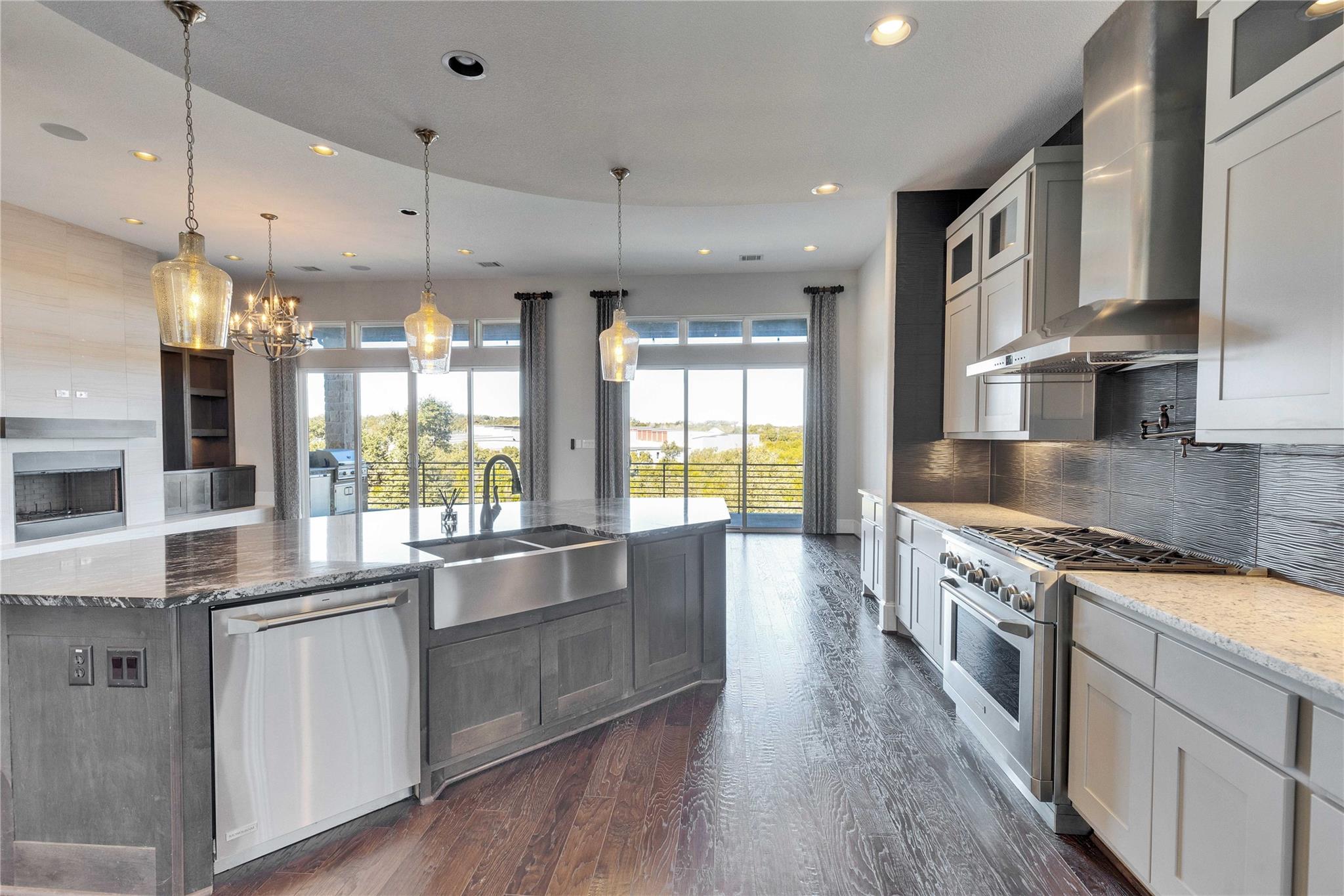 170 Hawthorne Loop, Driftwood, TX 78619