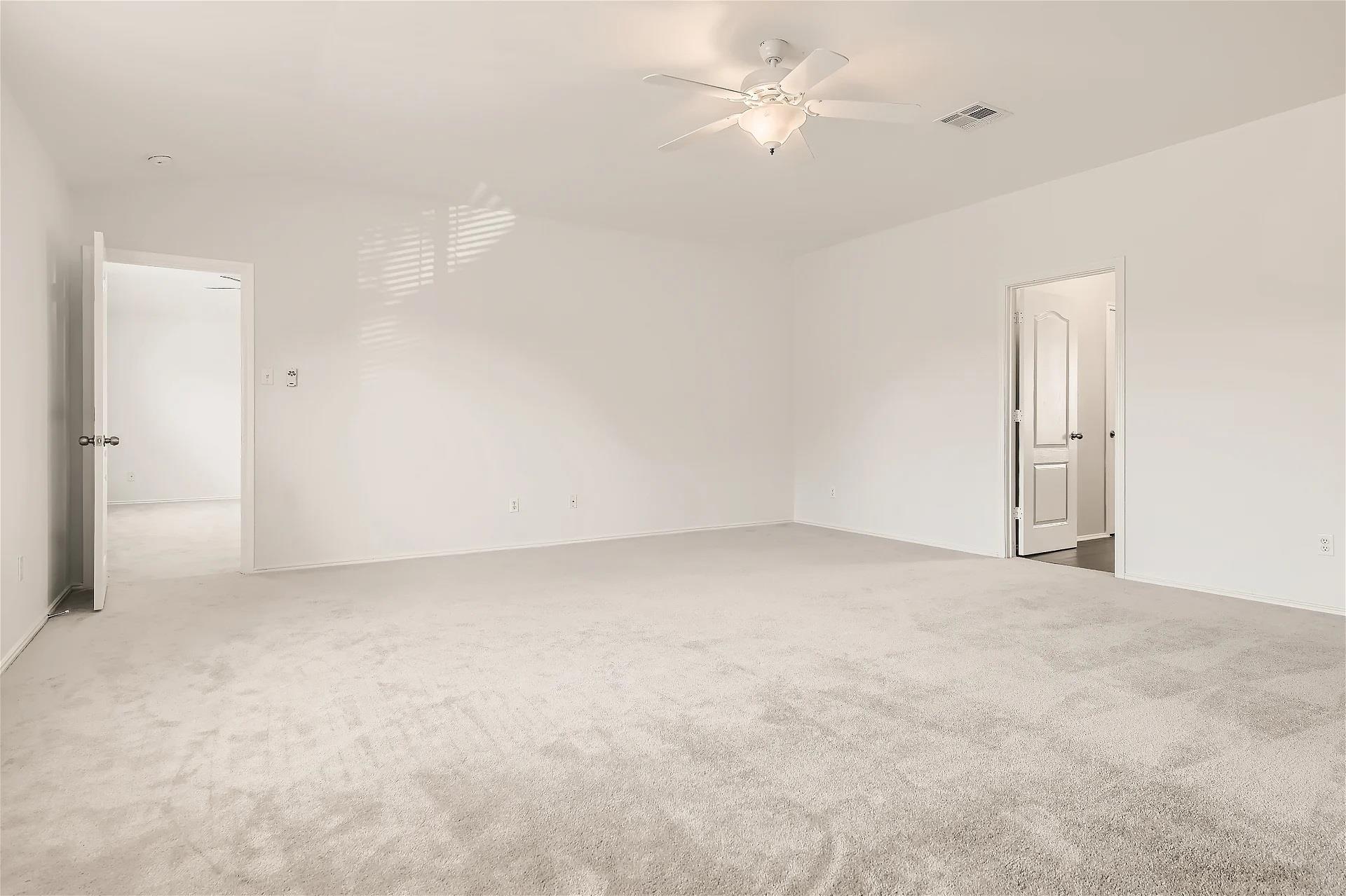 1104 Canoe Cv, Hutto, TX 78634