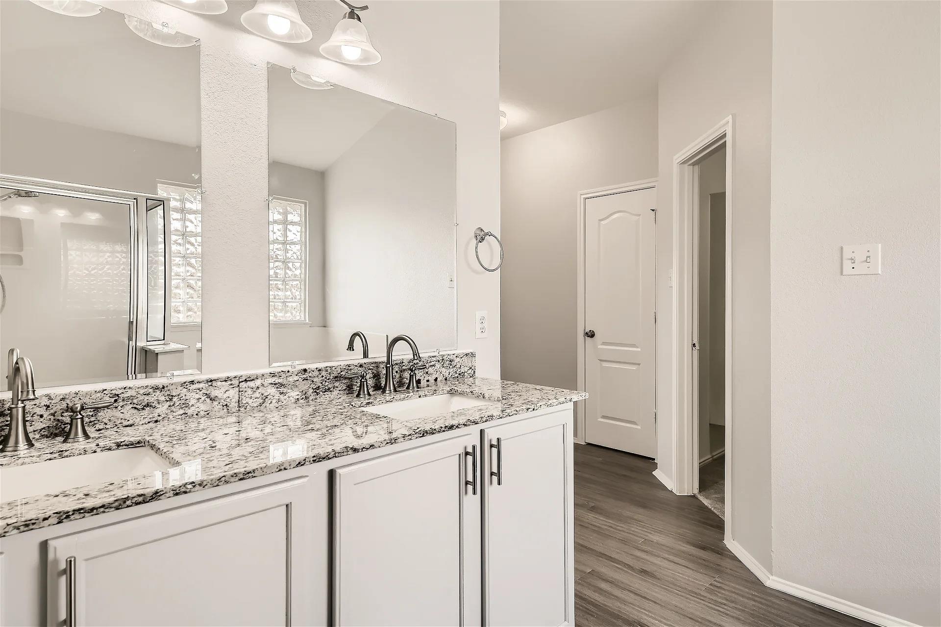 1104 Canoe Cv, Hutto, TX 78634