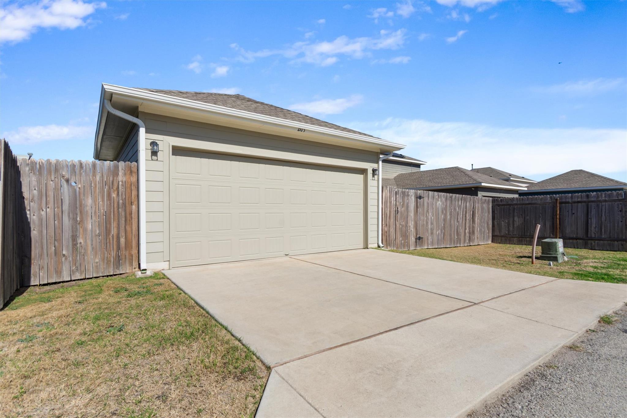 203 Mossycup Dr, San Marcos, TX 78666