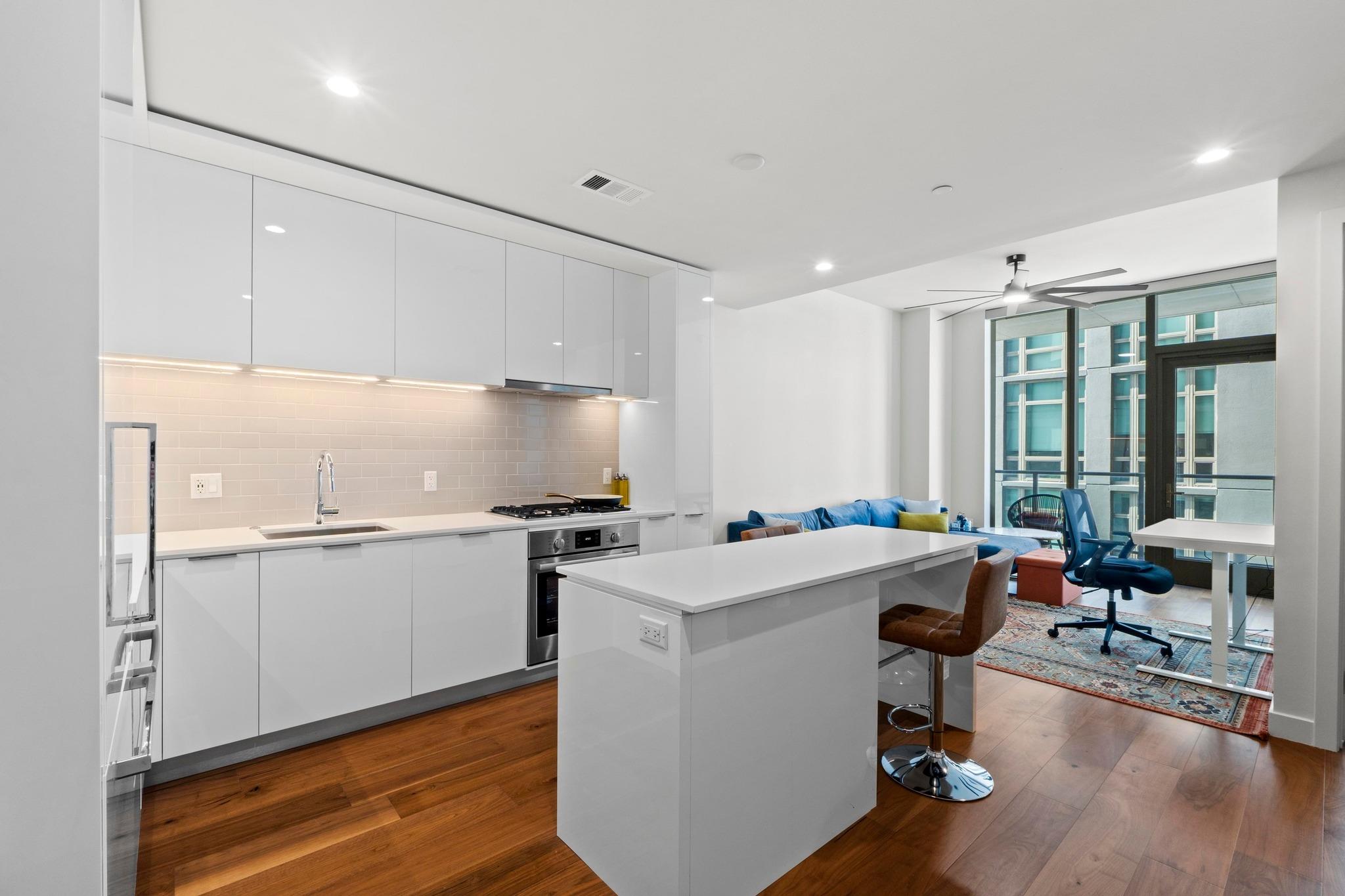 44 East Ave # 1602, Austin, TX 78701