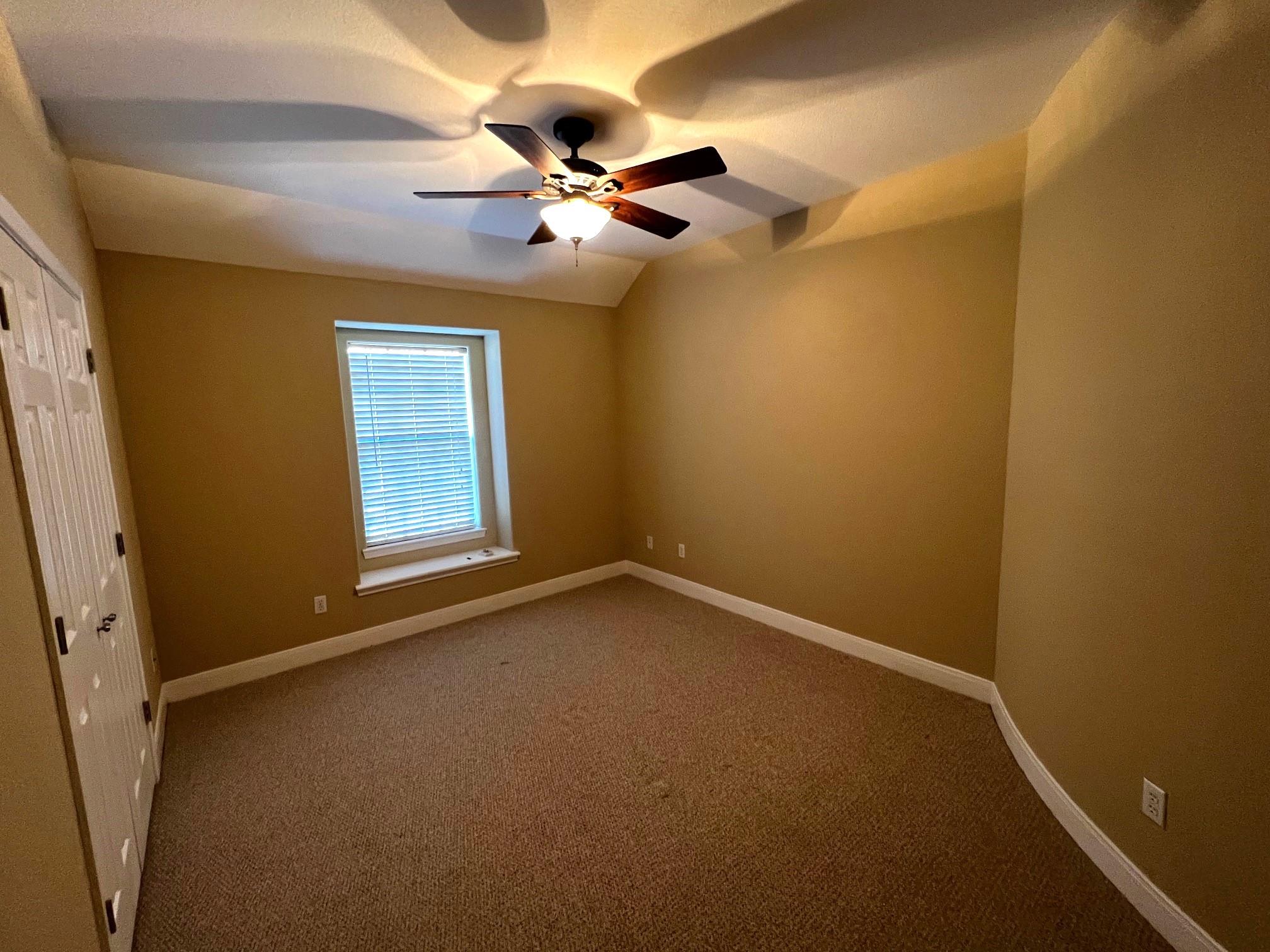 929 N Horton St, La Grange, TX 78945