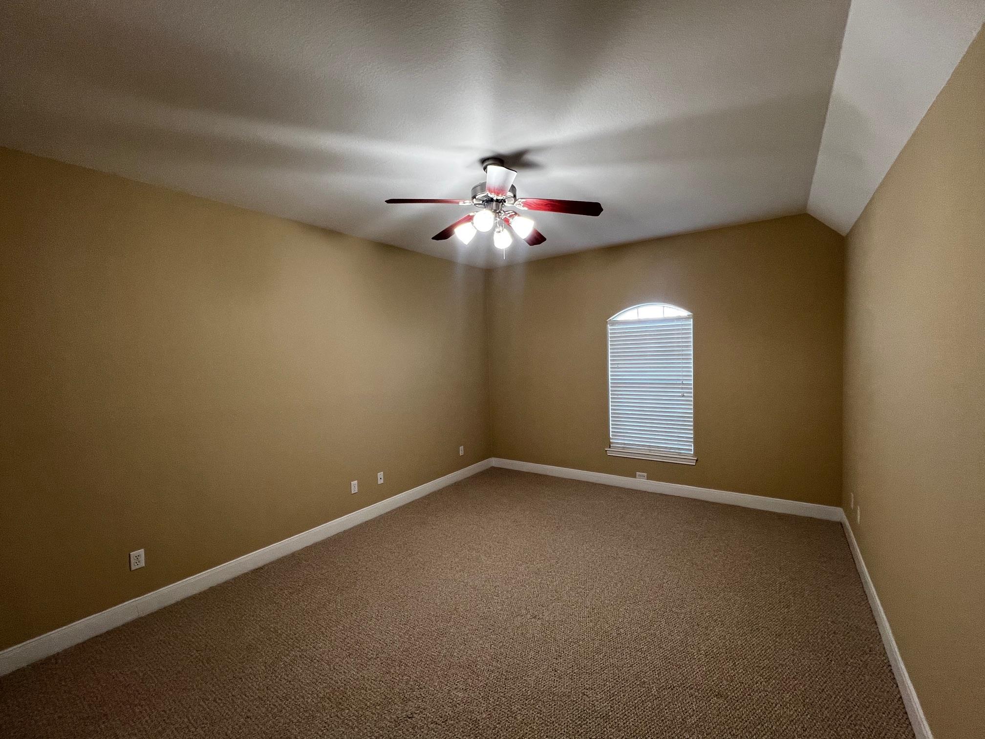 929 N Horton St, La Grange, TX 78945