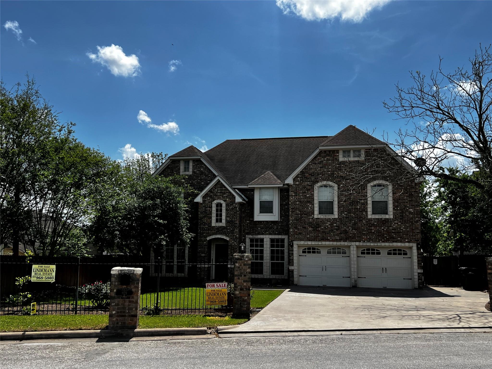 929 N Horton St, La Grange, TX 78945