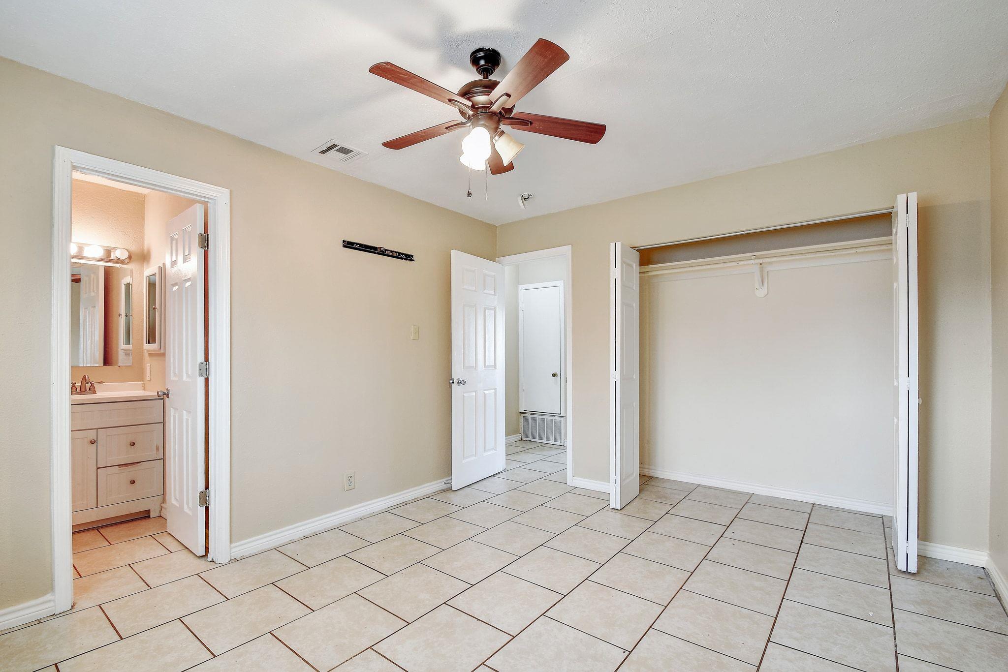 6826 Laguna Norte, San Antonio, TX 78239