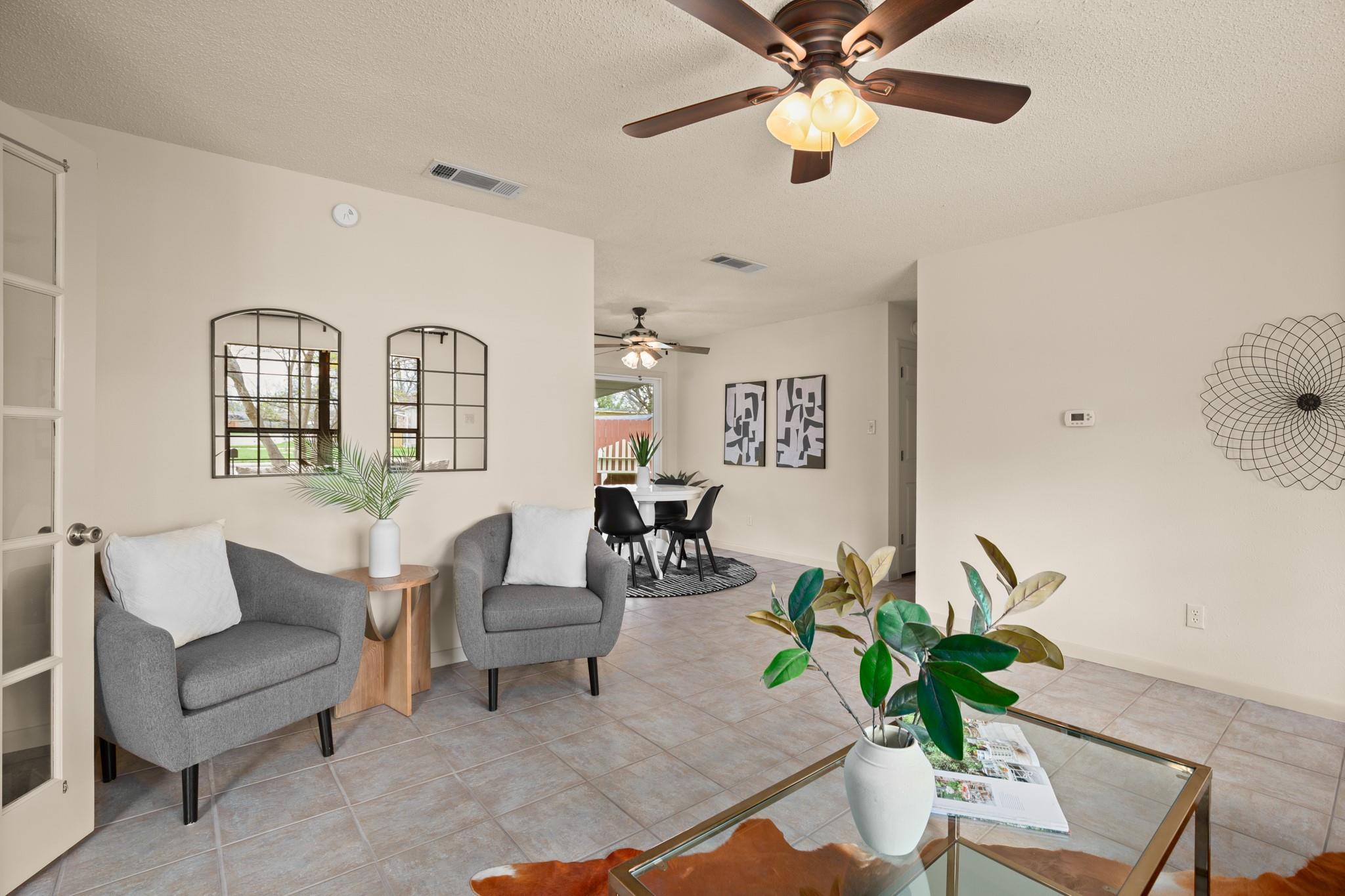 1302 Meadows Dr, Round Rock, TX 78681