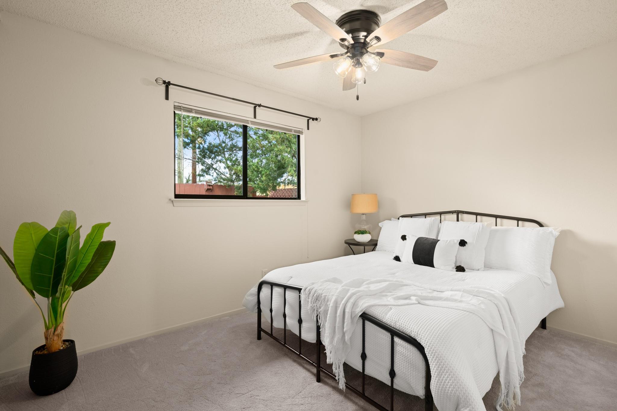 1302 Meadows Dr, Round Rock, TX 78681