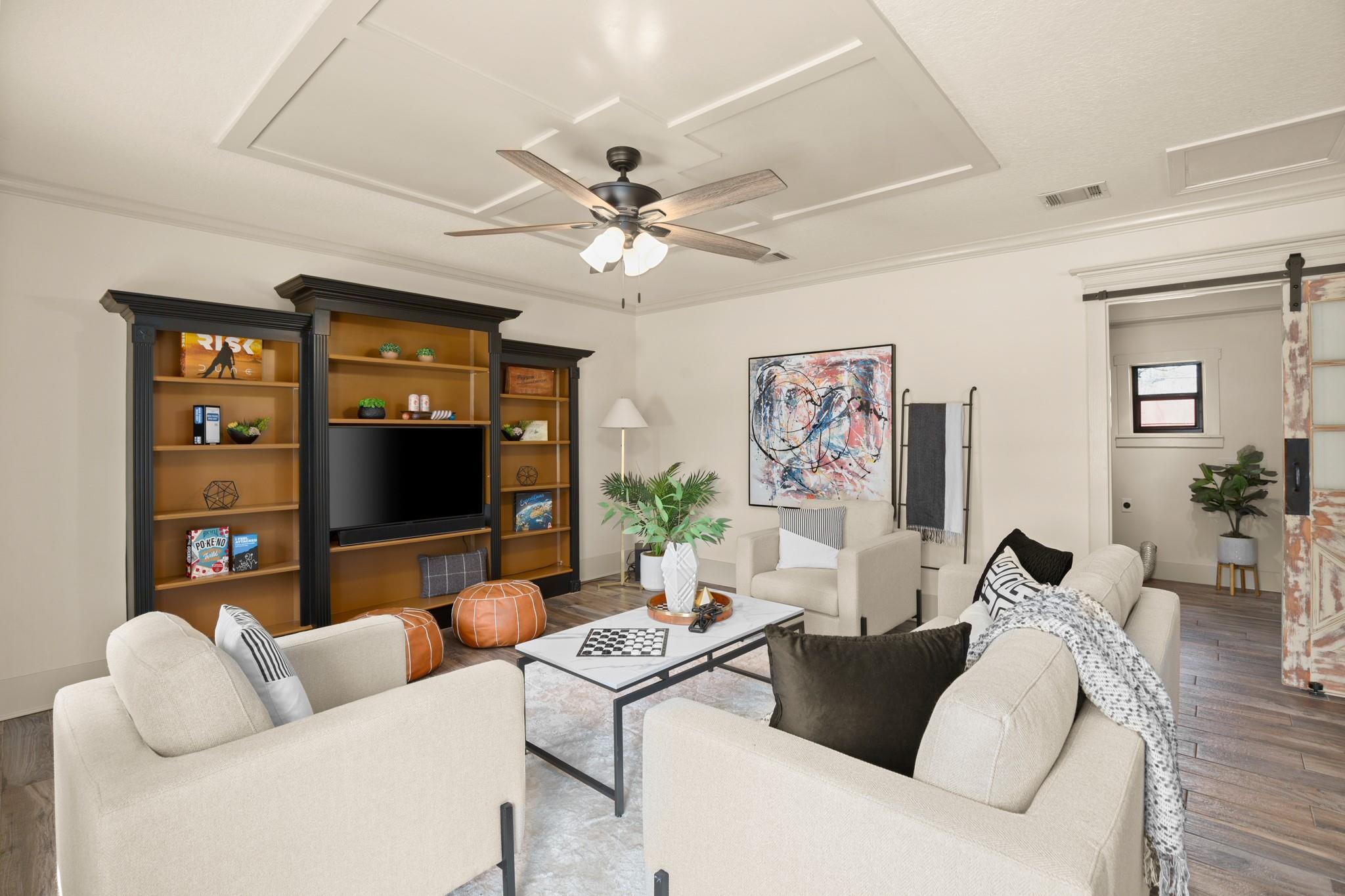 1302 Meadows Dr, Round Rock, TX 78681