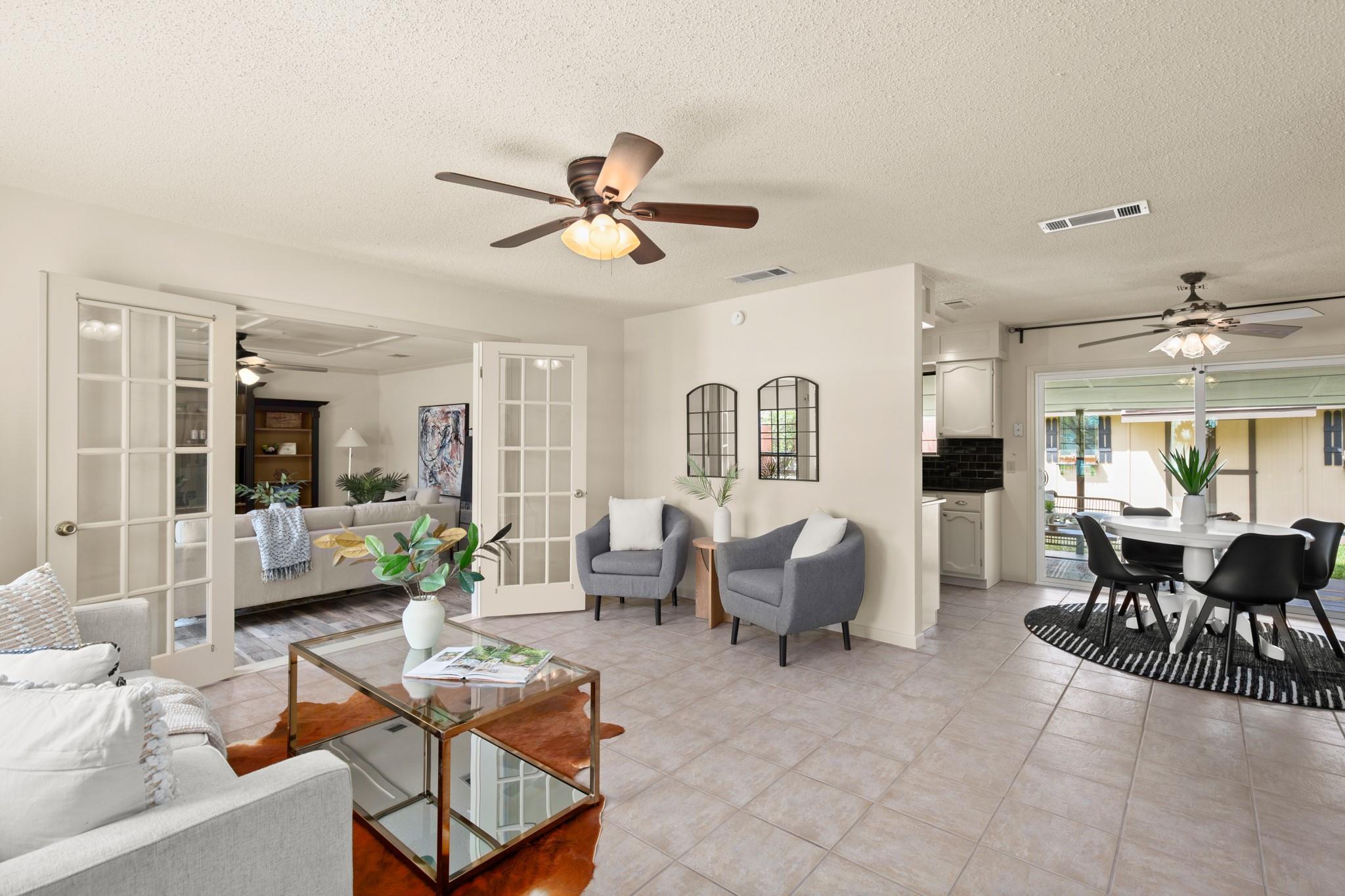 1302 Meadows Dr, Round Rock, TX 78681