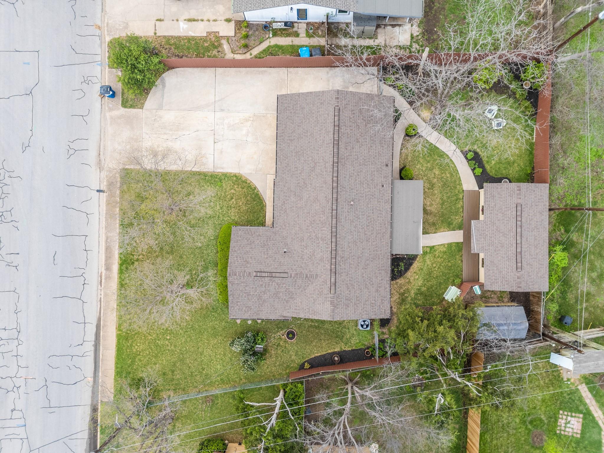 1302 Meadows Dr, Round Rock, TX 78681