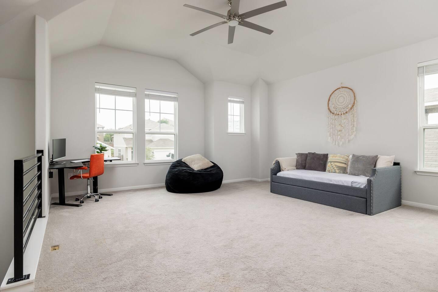 10221 Forest Grove Dr, Austin, TX 78747