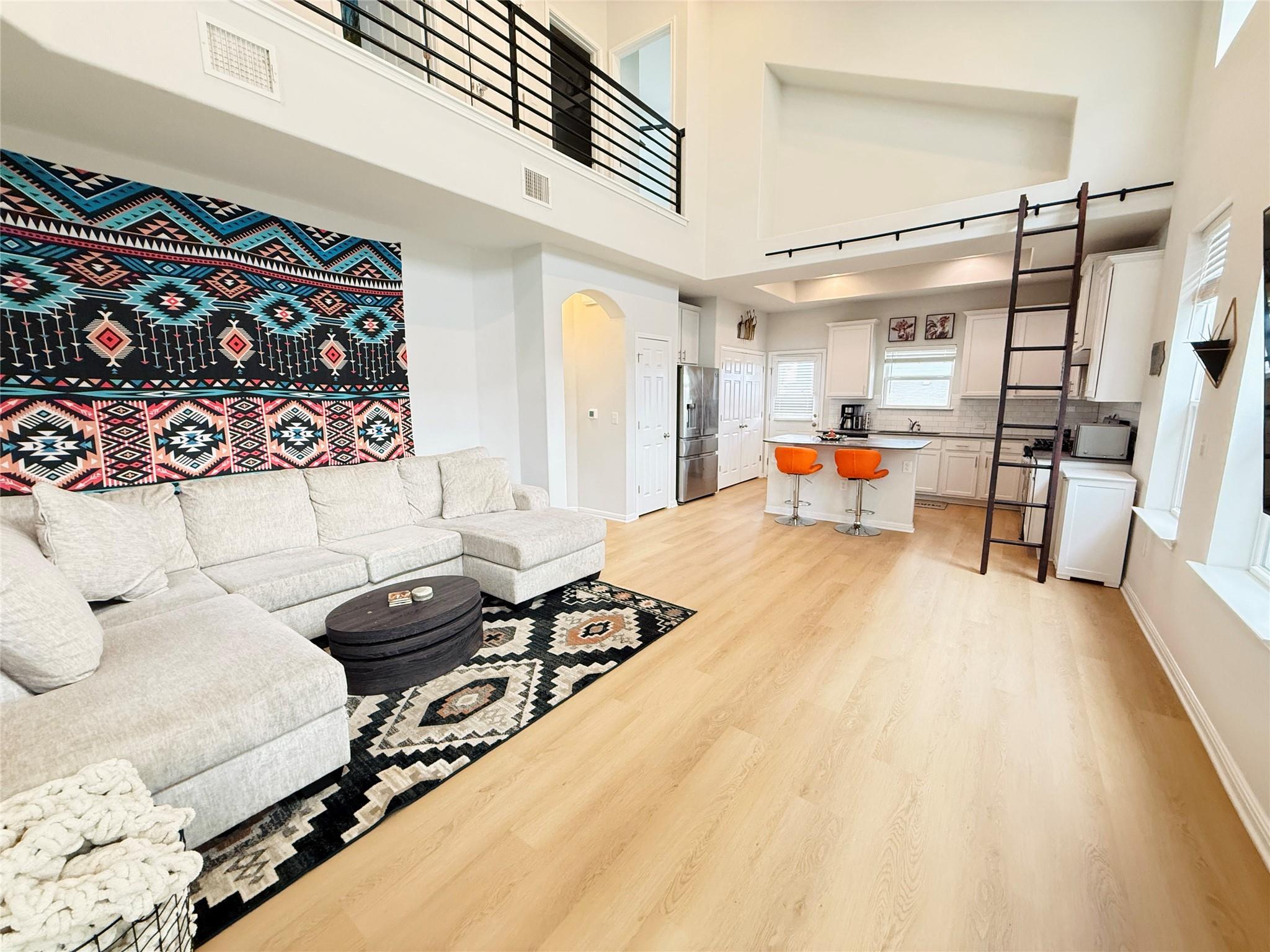 10221 Forest Grove Dr, Austin, TX 78747