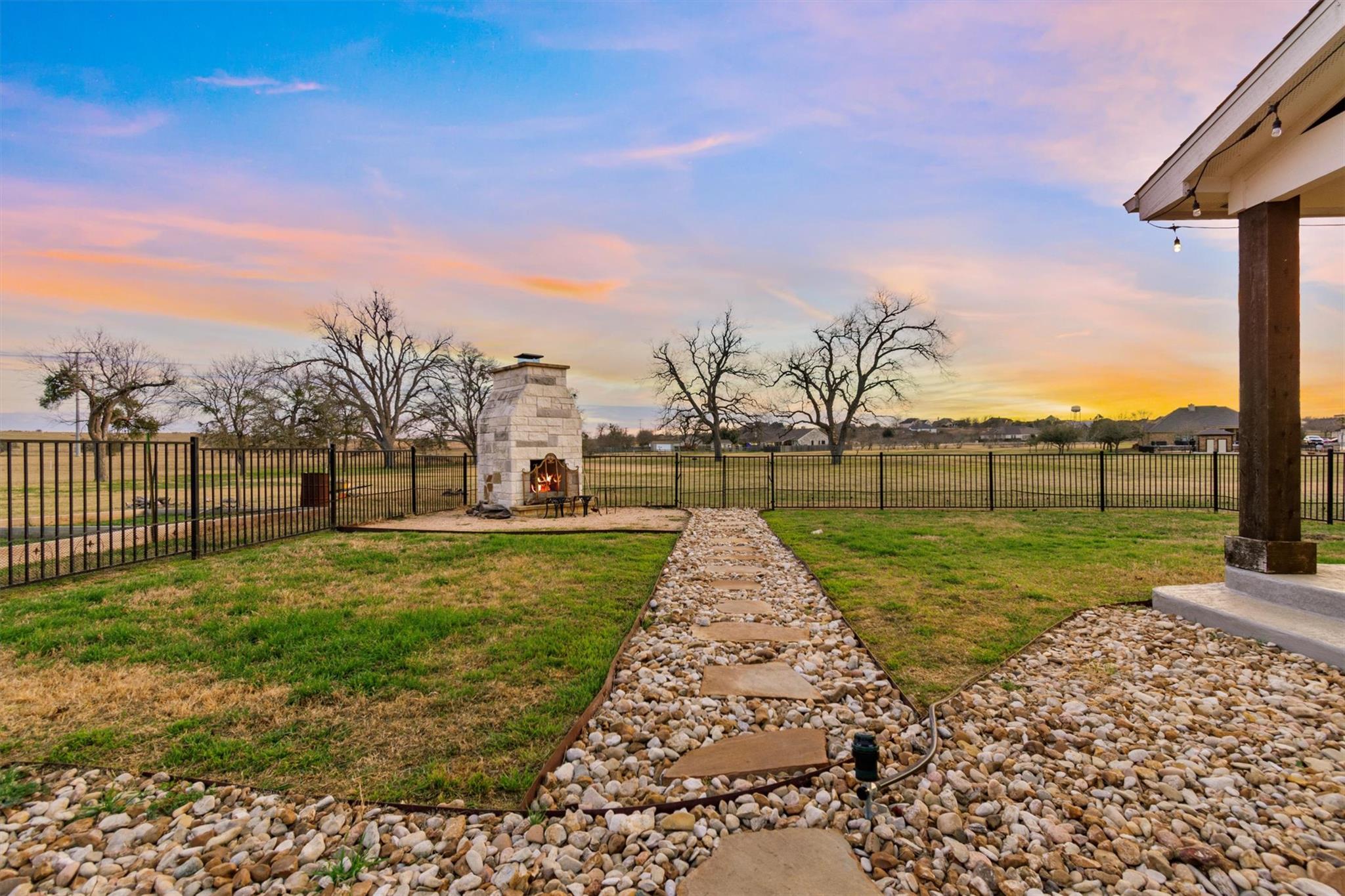 316 Brushy Creek Trl, Hutto, TX 78634