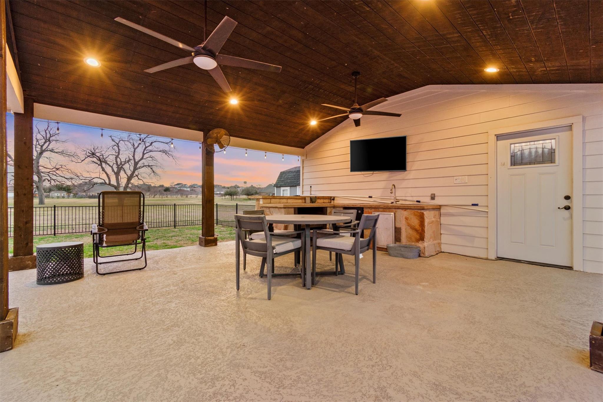 316 Brushy Creek Trl, Hutto, TX 78634