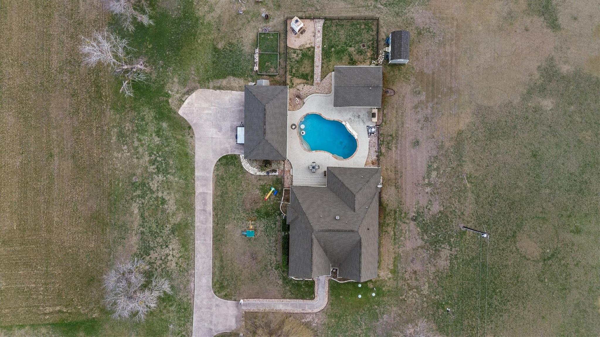 316 Brushy Creek Trl, Hutto, TX 78634