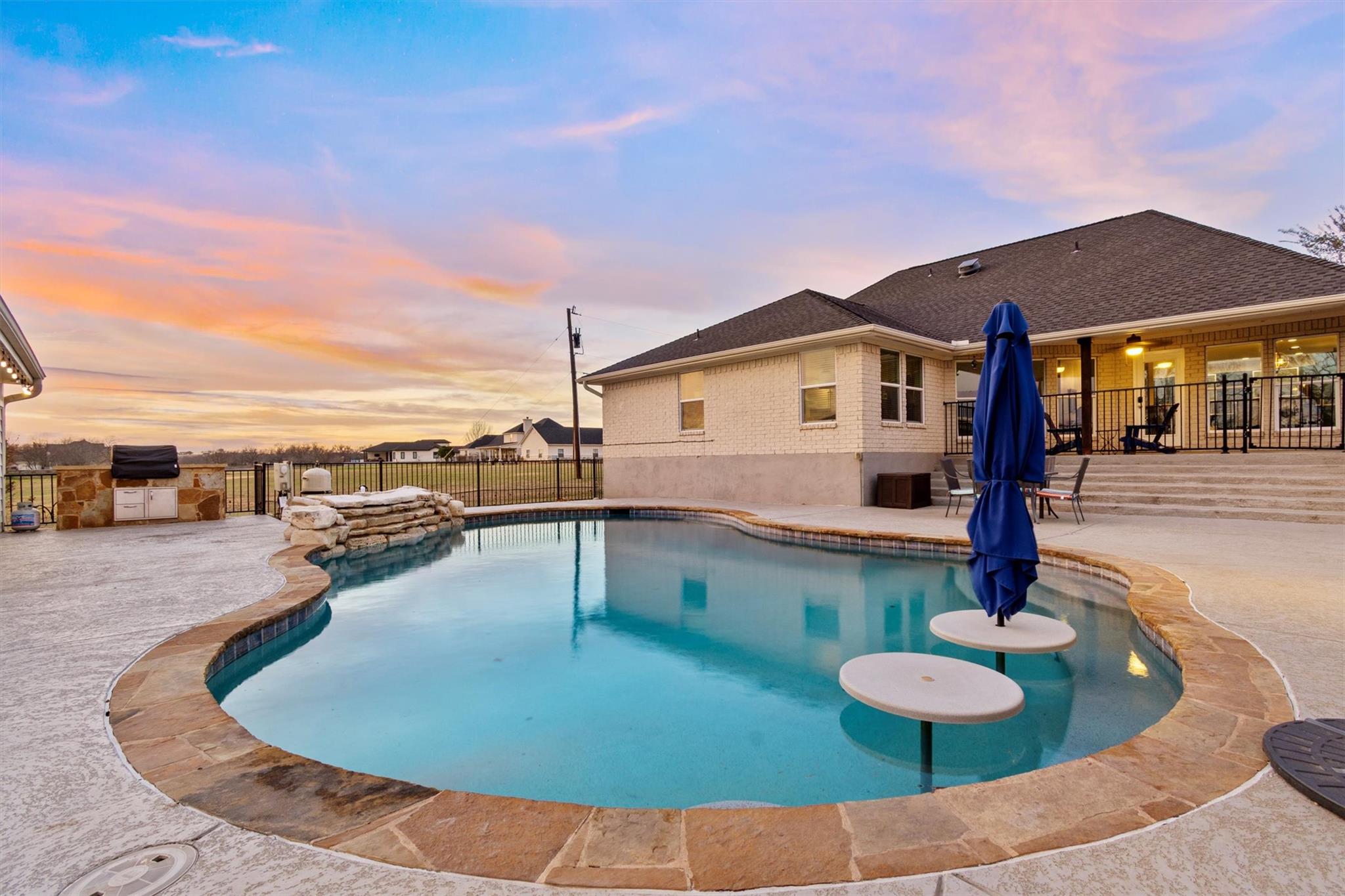 316 Brushy Creek Trl, Hutto, TX 78634