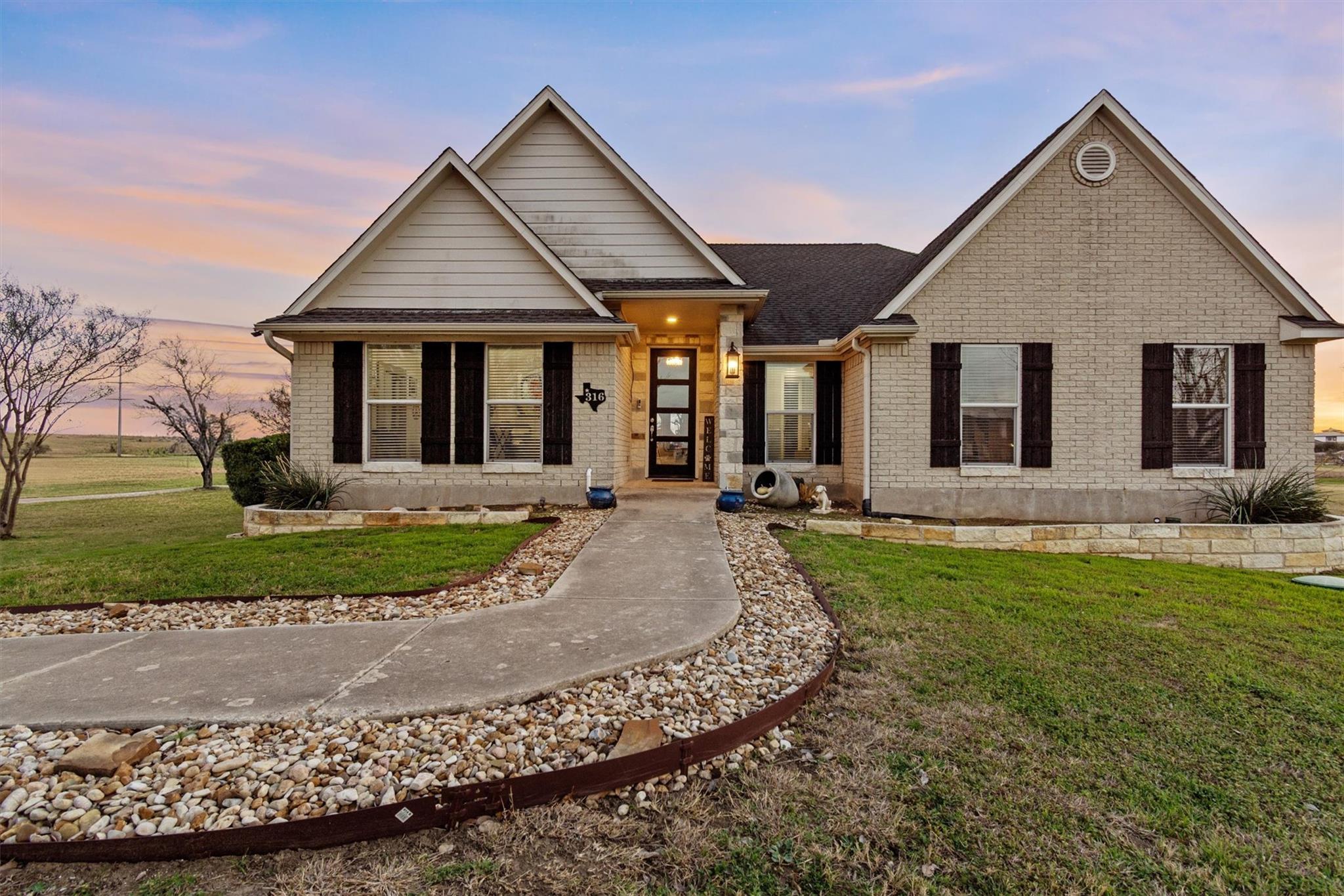 316 Brushy Creek Trl, Hutto, TX 78634