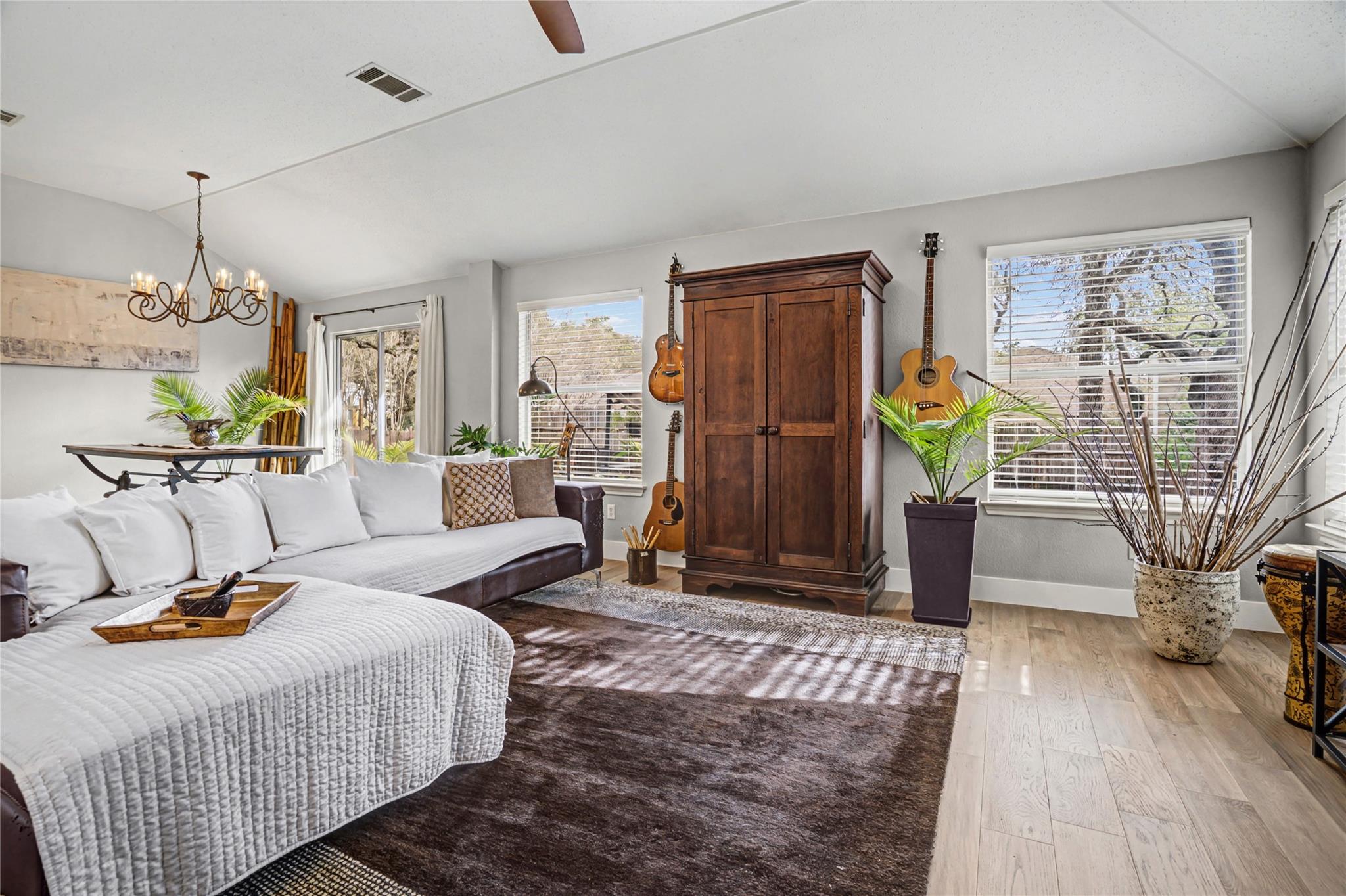 5708 Marchmont Ln, Austin, TX 78749