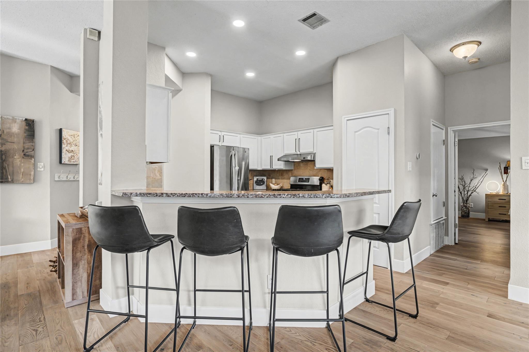 5708 Marchmont Ln, Austin, TX 78749