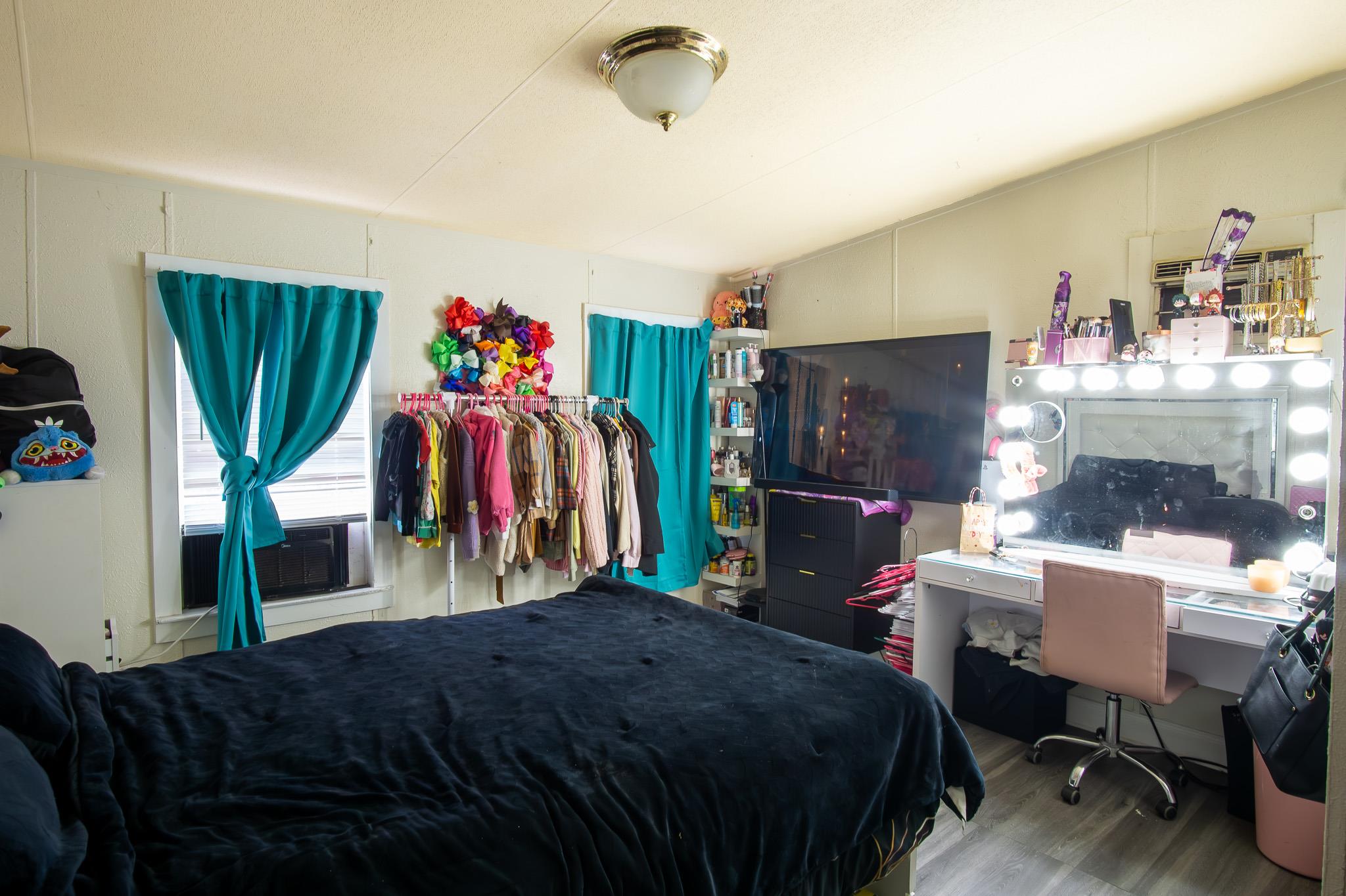 133 Horseshoe Dr, Bastrop, TX 78602