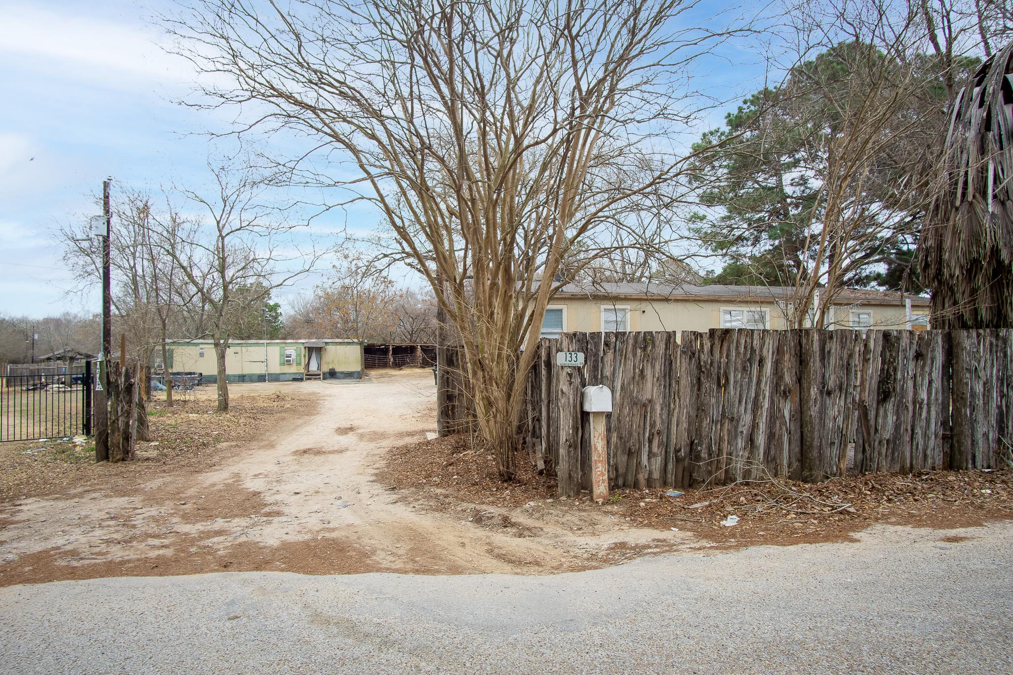 133 Horseshoe Dr, Bastrop, TX 78602
