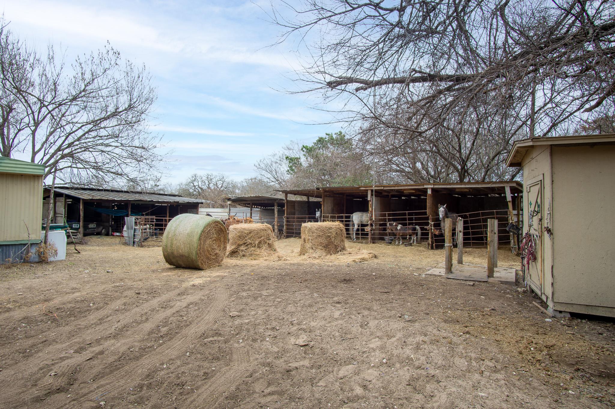 133 Horseshoe Dr, Bastrop, TX 78602