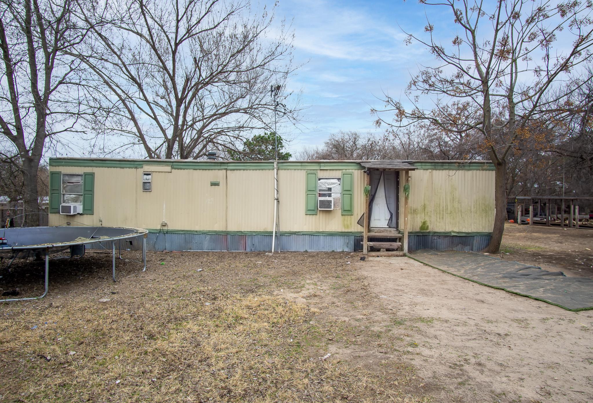 133 Horseshoe Dr, Bastrop, TX 78602