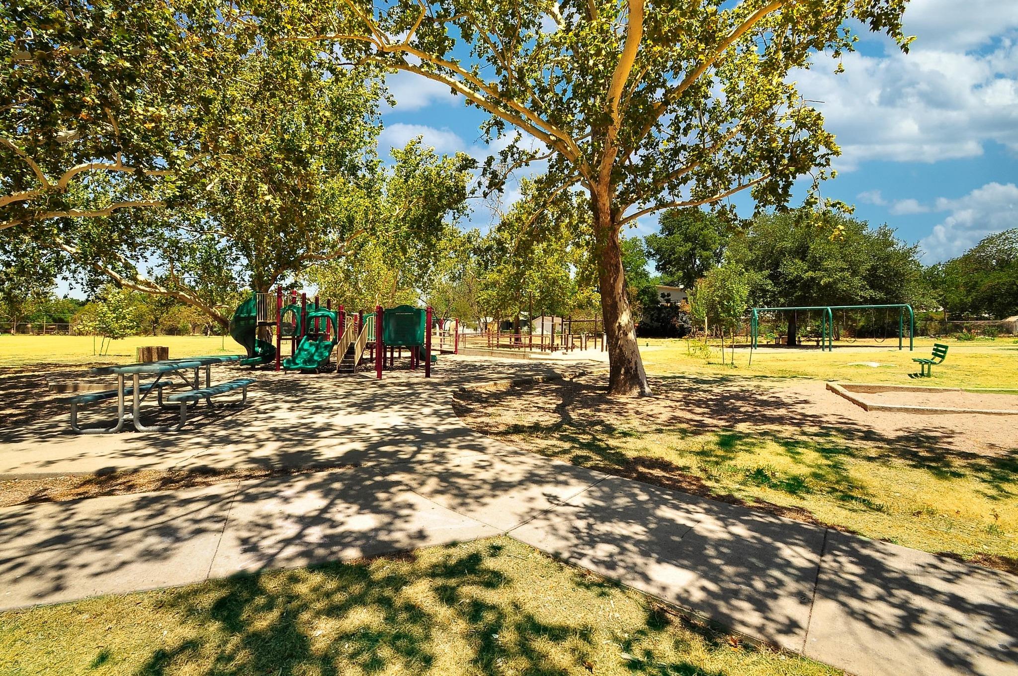 1000 Arcadia Ave, Austin, TX 78757