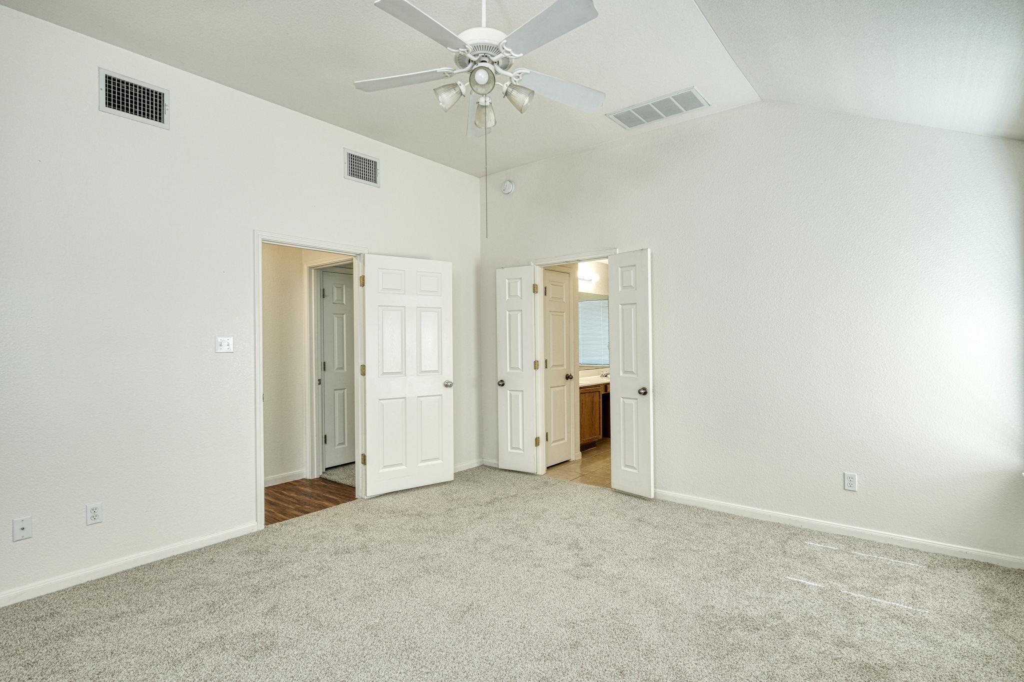 1020 Downridge Dr, Leander, TX 78641