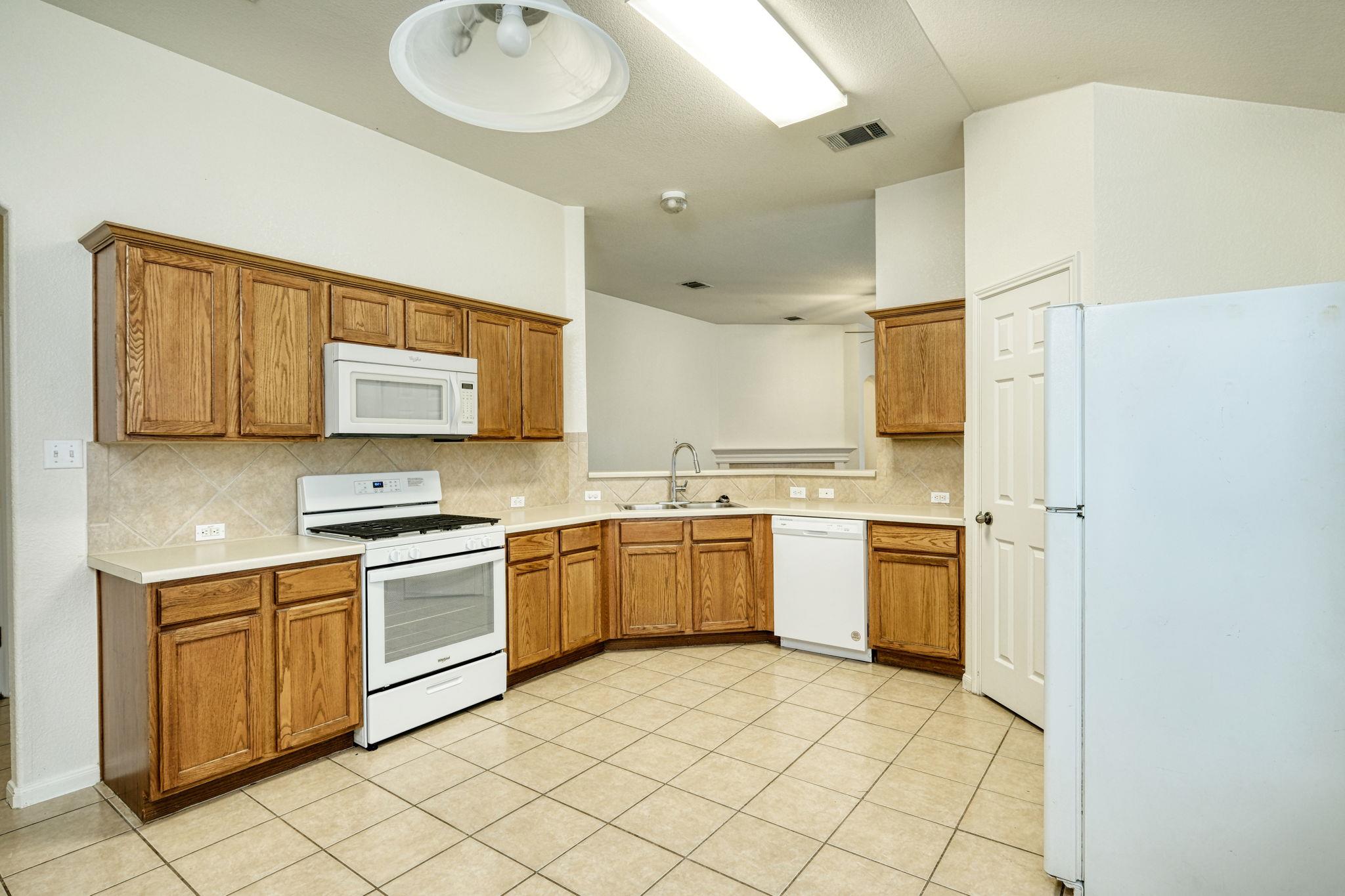 1020 Downridge Dr, Leander, TX 78641