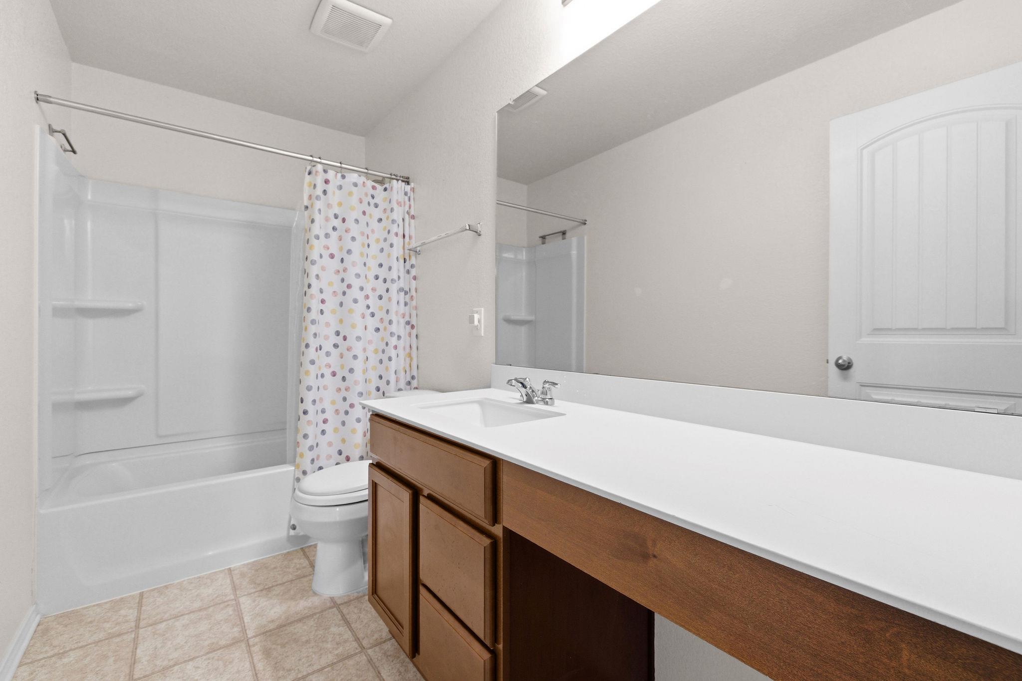 220 Saranac Dr, Elgin, TX 78621