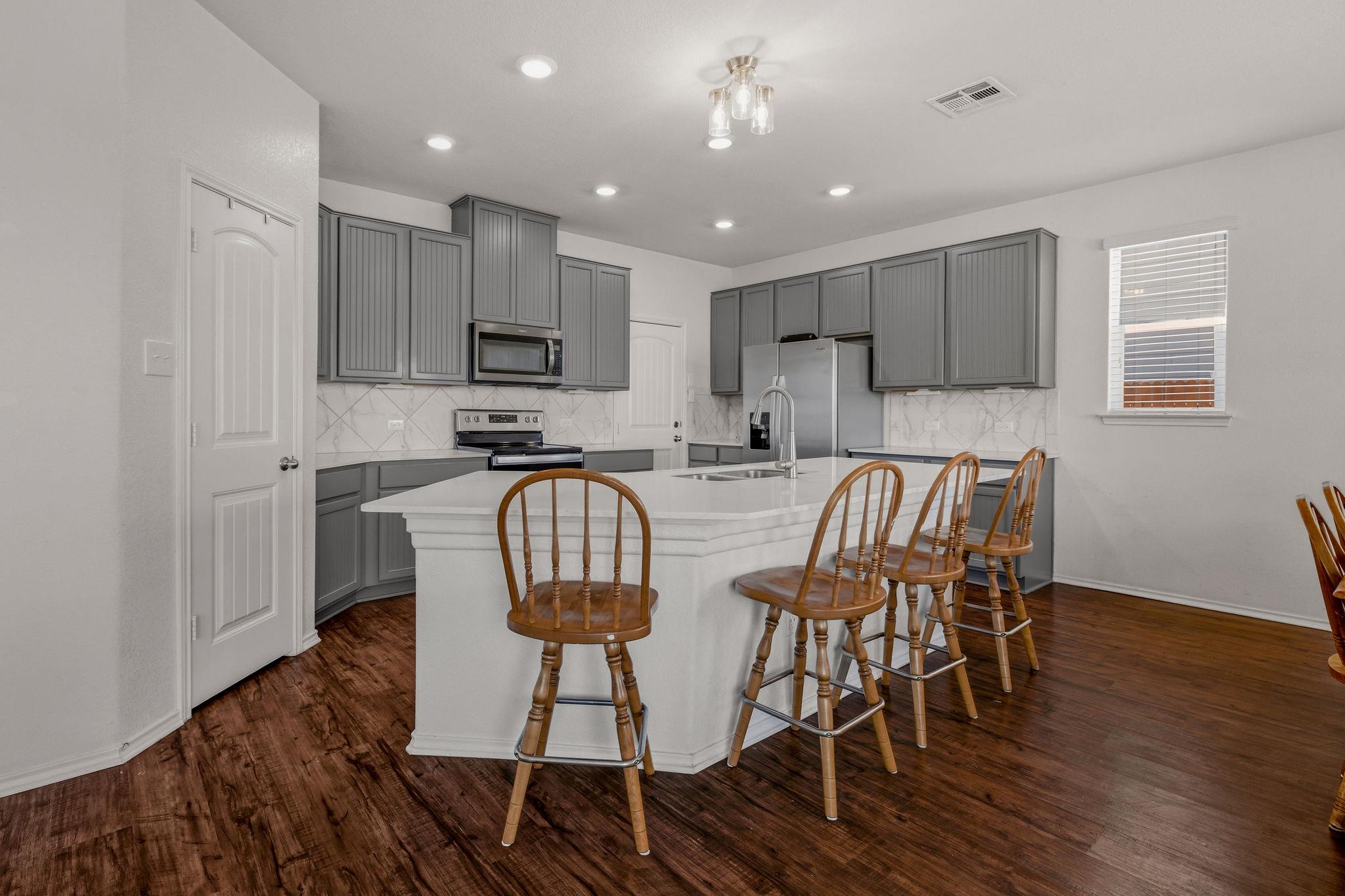 220 Saranac Dr, Elgin, TX 78621