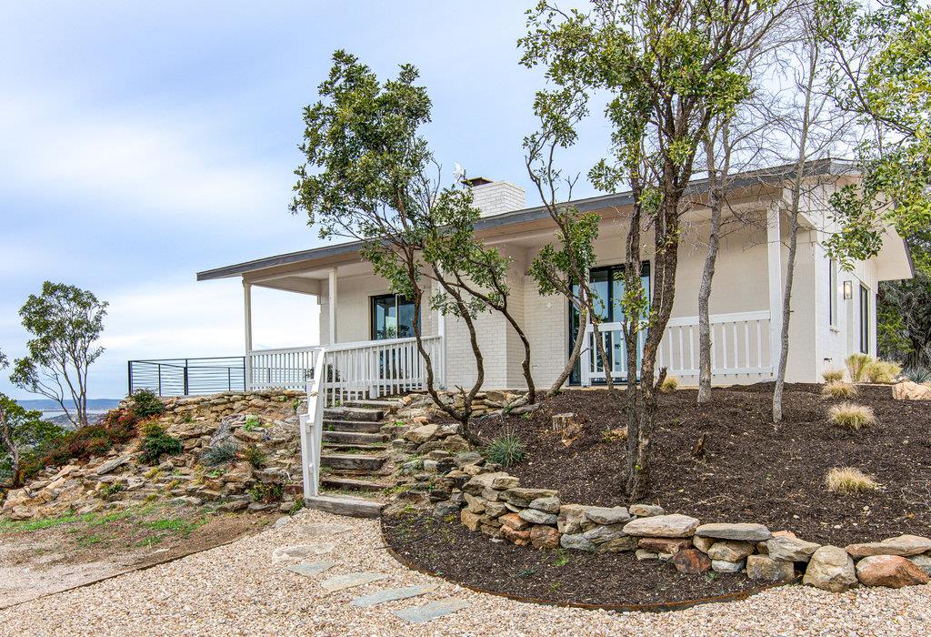 215 Coyote Ln, Burnet, TX 78611