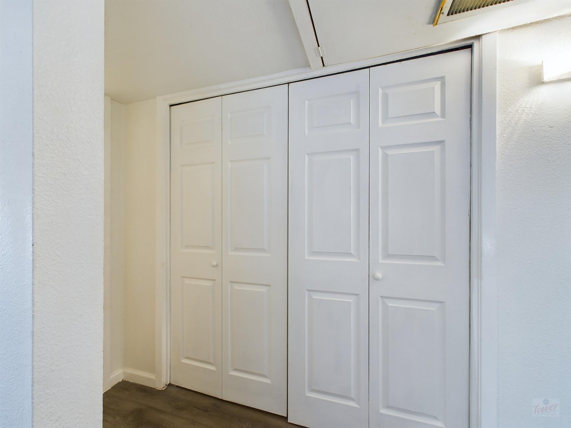 2124 Burton Dr # 140, Austin, TX 78741