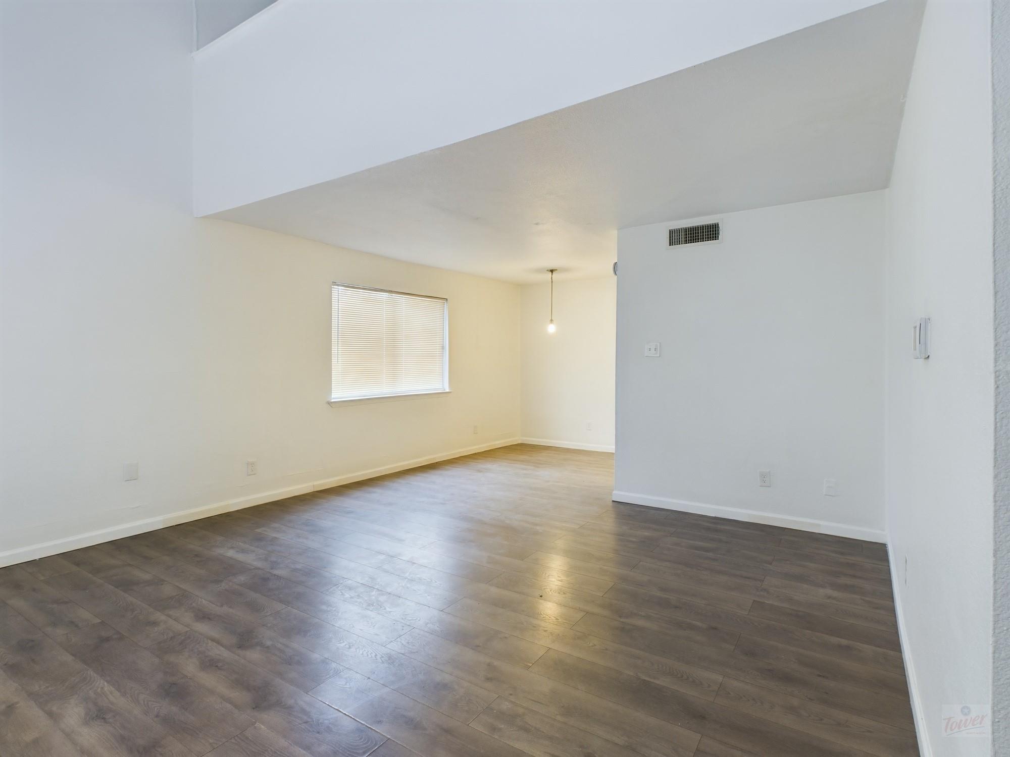 2124 Burton Dr # 140, Austin, TX 78741