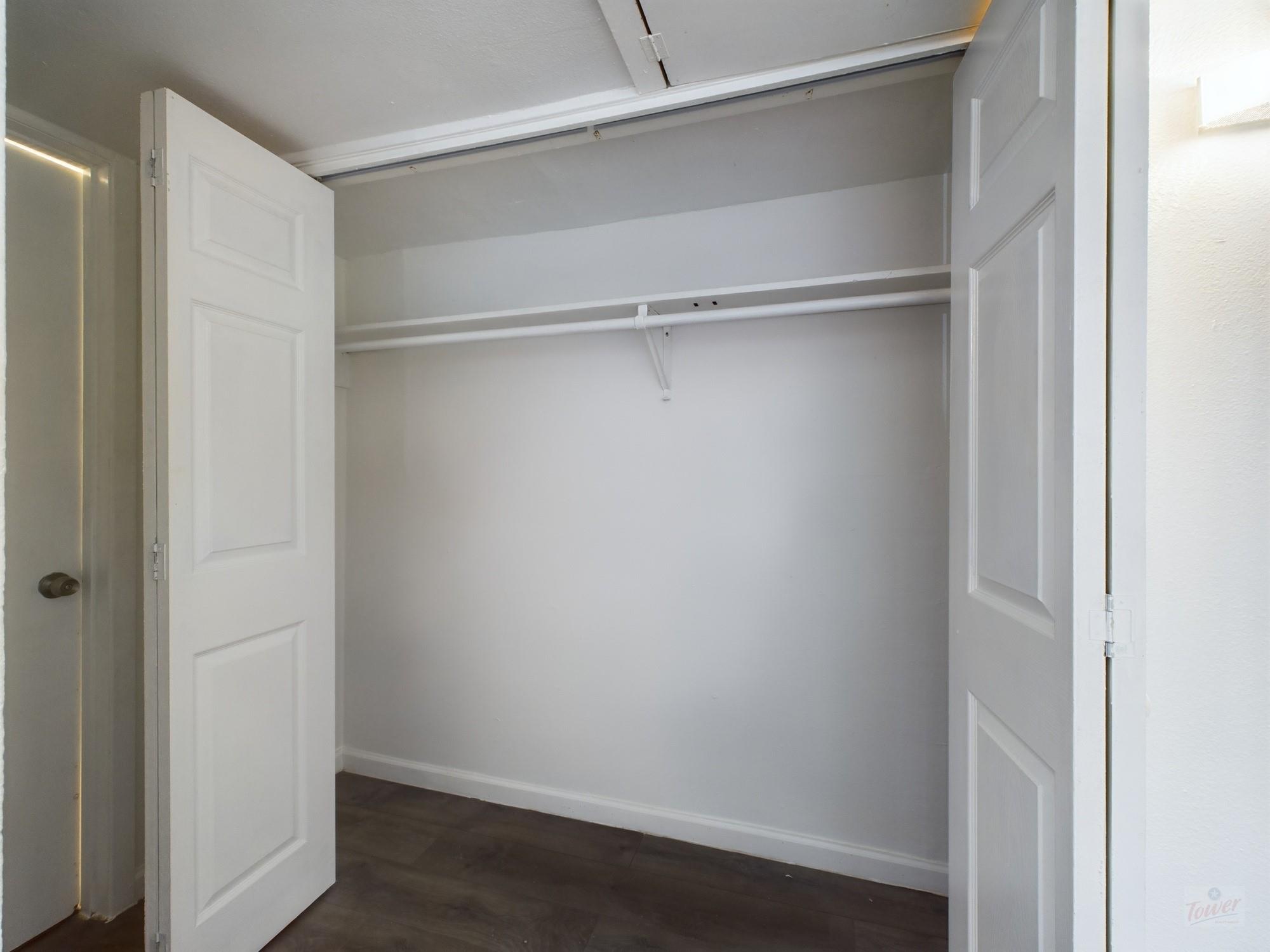 2124 Burton Dr # 140, Austin, TX 78741