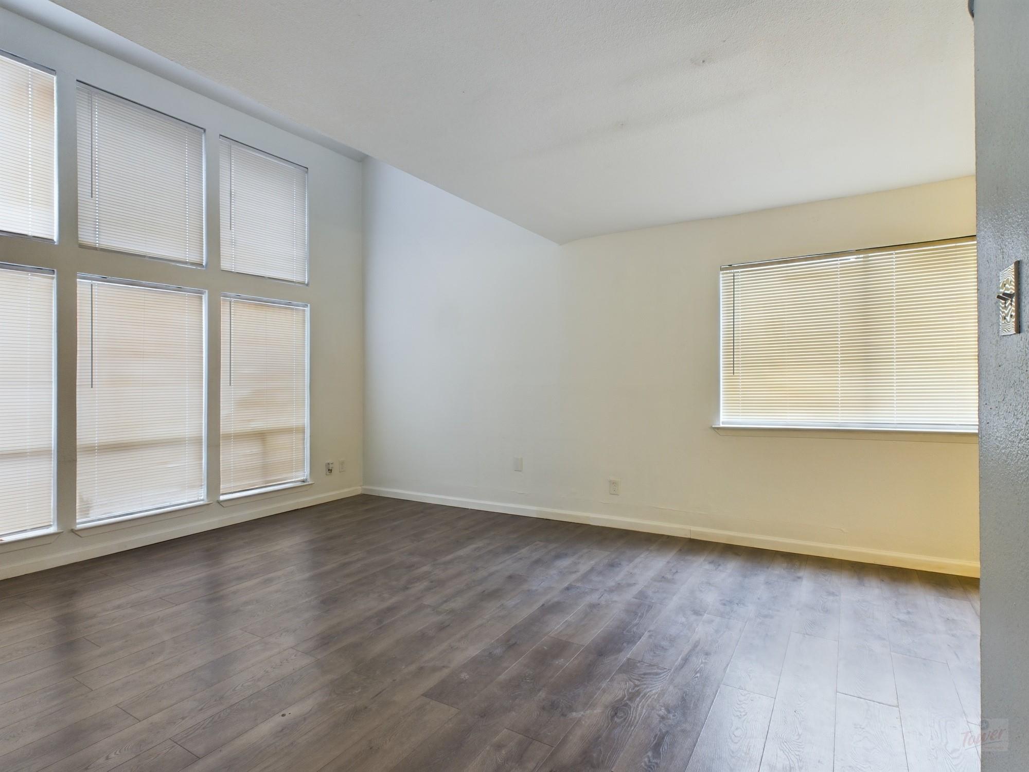 2124 Burton Dr # 140, Austin, TX 78741